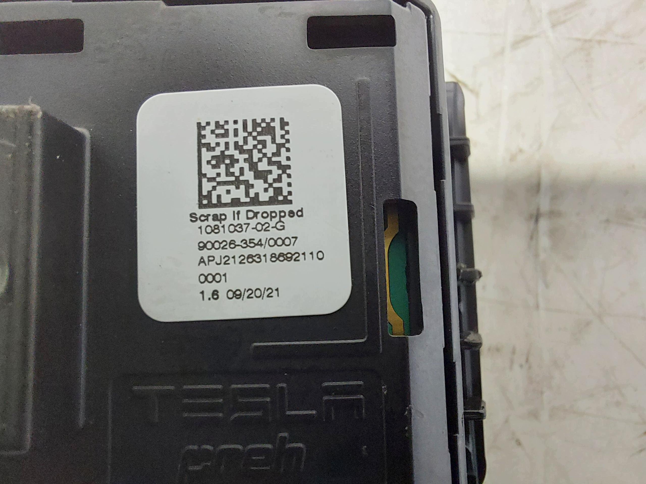 TESLA MODEL 3 2022r window control switch front left 1081037-02-G