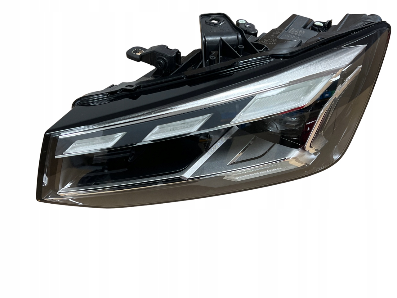 AUDI Q21a ФАРА ДІОДНА MATRIX1a941035d