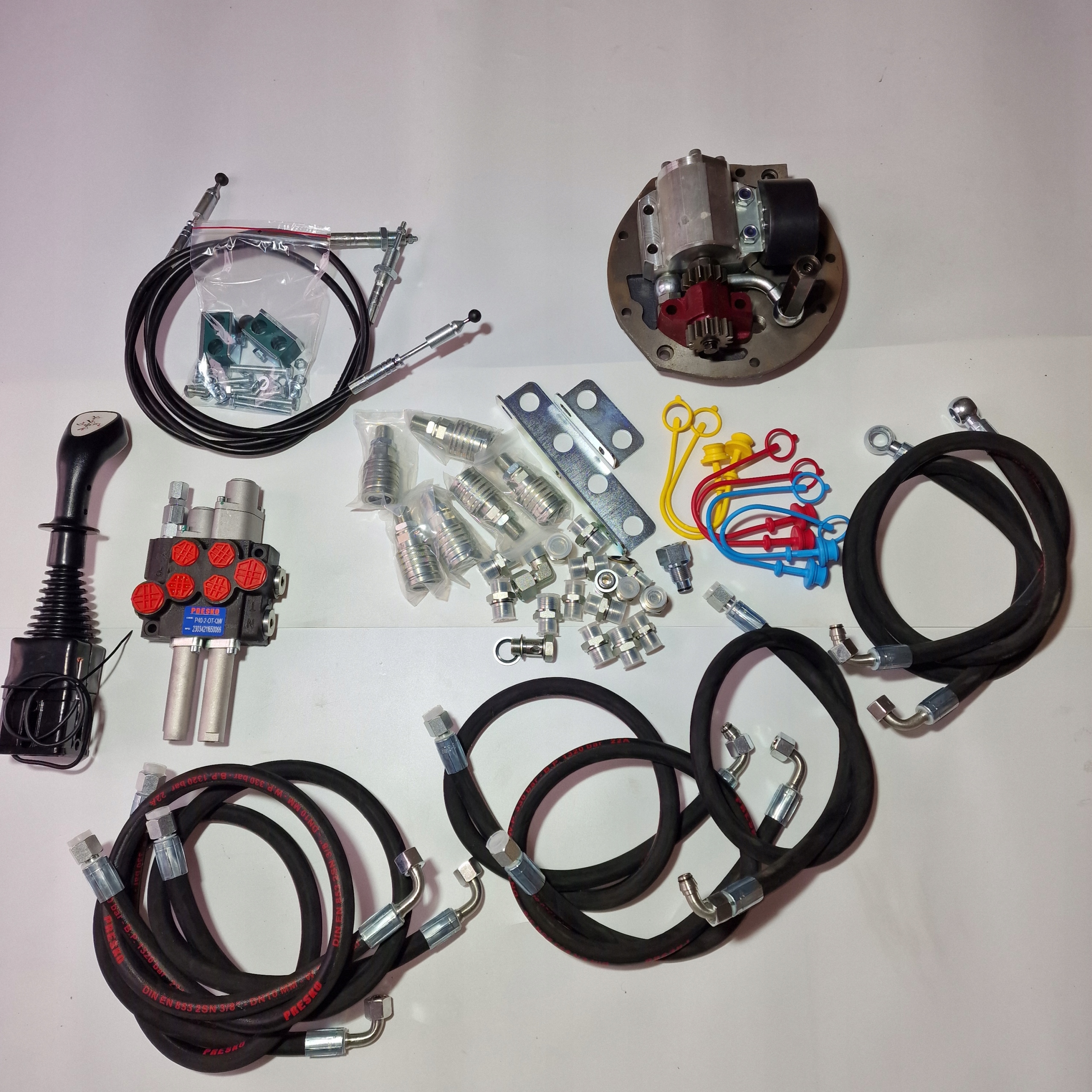 Hydraulický Rozdělovač 2 Sekce C-360 Od Víka Joysticku Až Po Sadu Tura