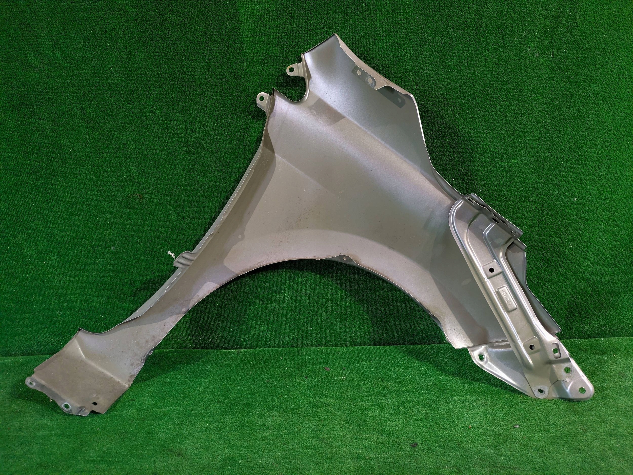 fender front left front TOYOTA COROLLA E16 NR.149