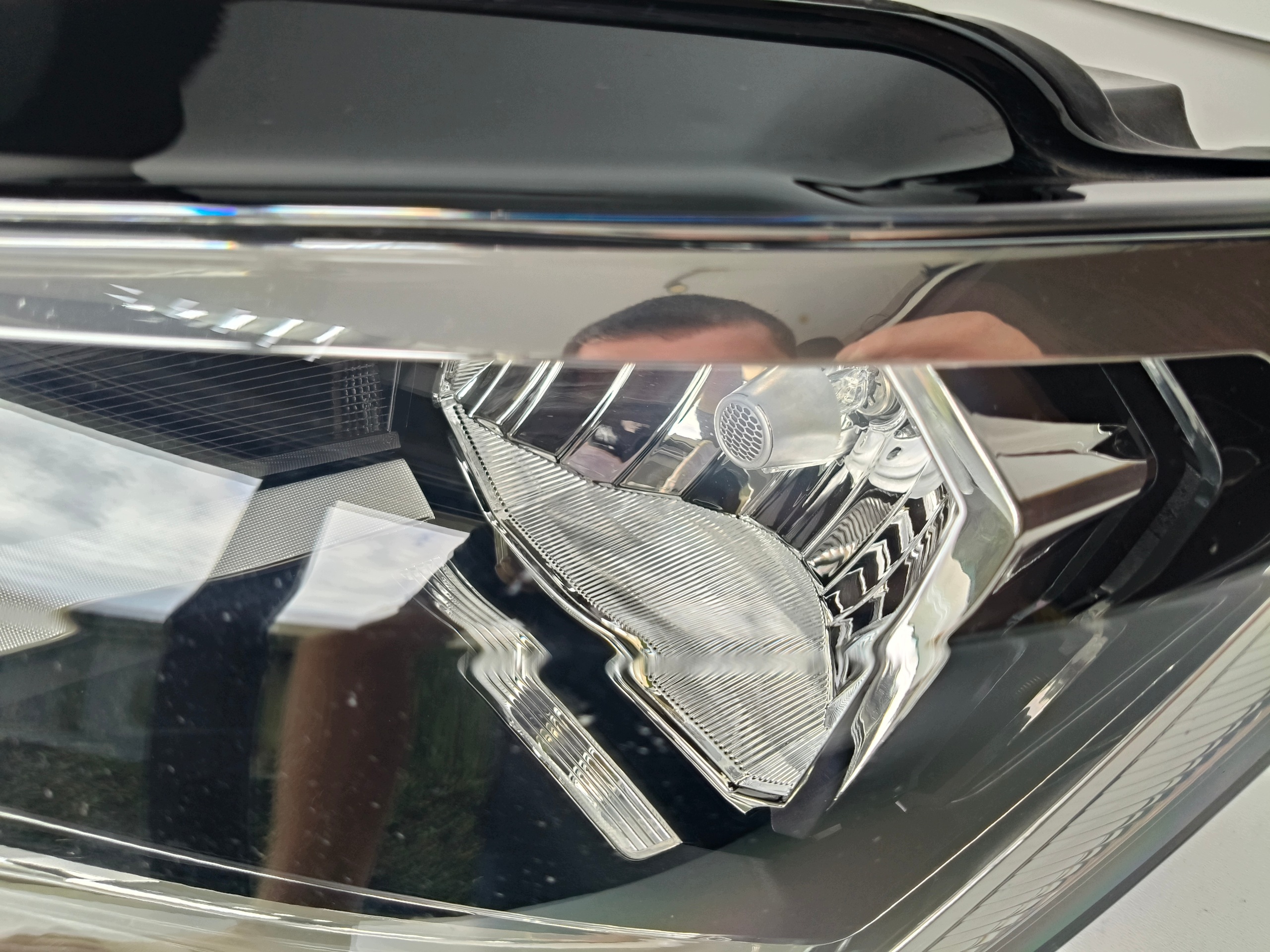 svetlo ľavá REFLEKTOR VW CADDY 2K 2K5 15- LED