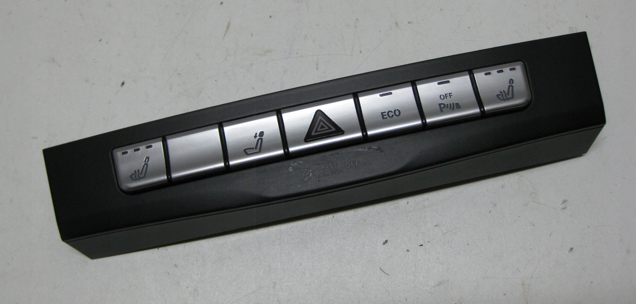 MERCEDES W212 LIFT E class 13R PANEL controls of warning lights A2129052401