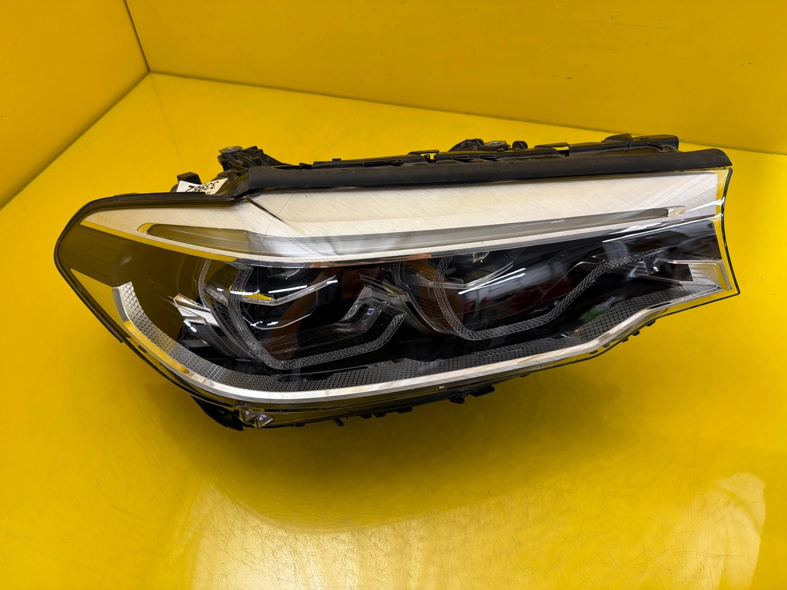 light right BMW 5 G30 G31 Adaptive Led 8499122-01