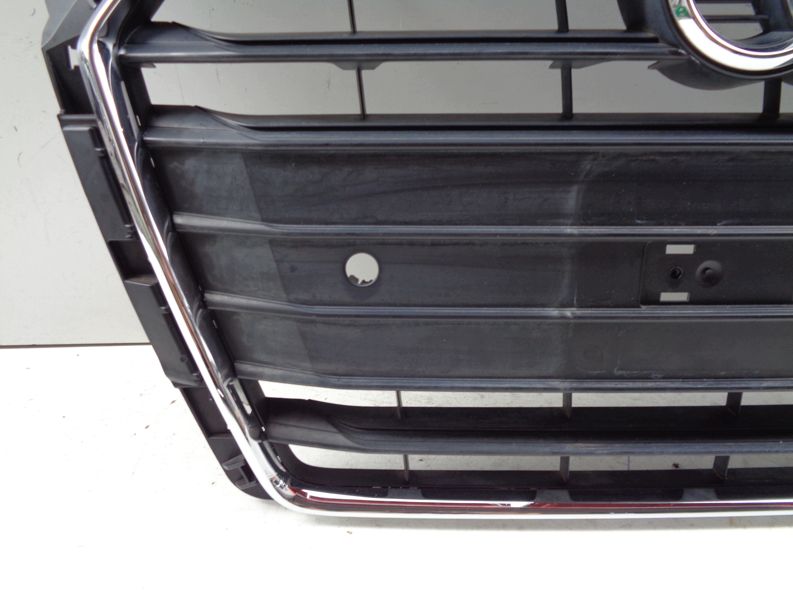 Grille AUDI A4 B9 8W 8W0 15- NR 53588