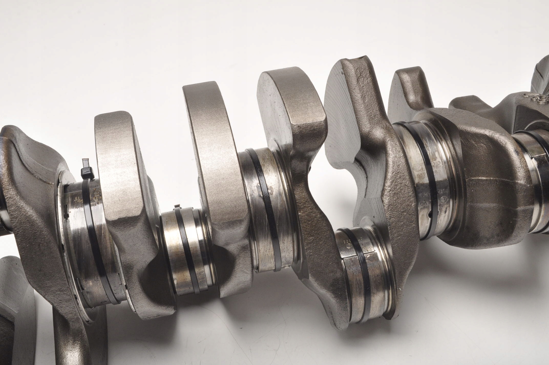 VOLVO S60 V60 2.4 D5 WAŁ KORBOWY 93.2 D5244T15 Producent części Volvo OE