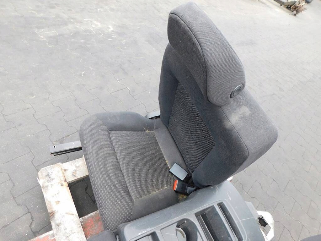 opel ZAFIRA b 2007r кресла зад II