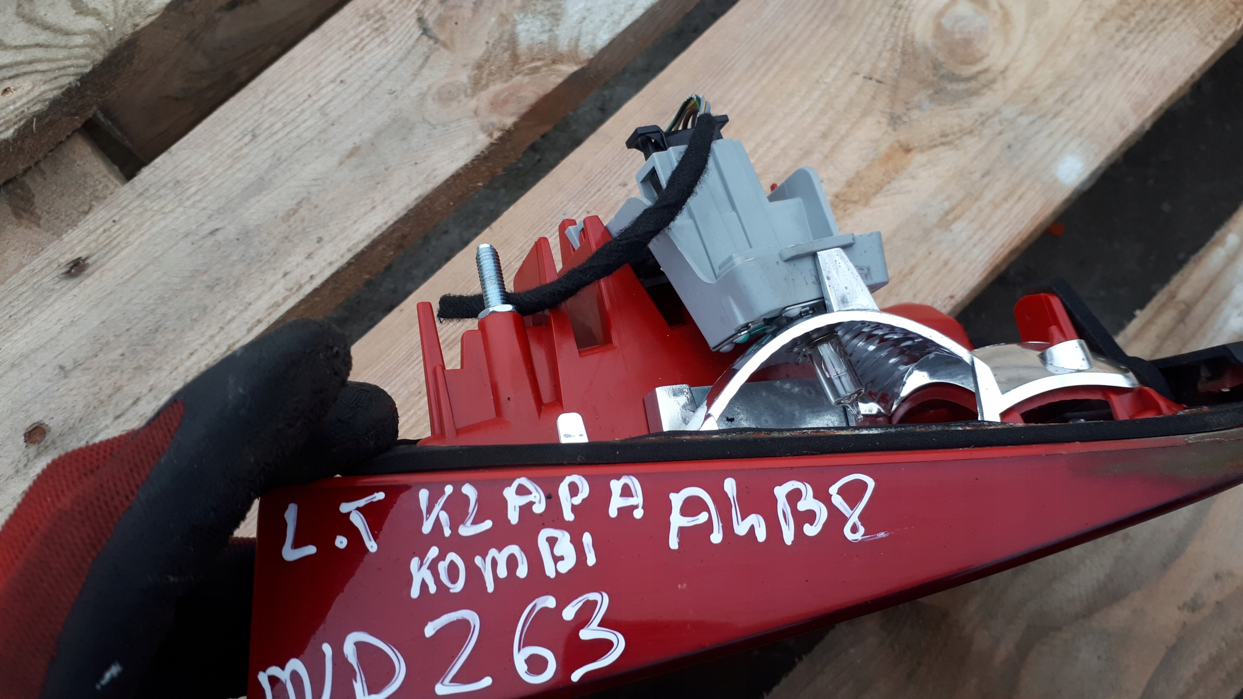 A4 B8 S4 light LED left left rear part to the bonnet KOMBI