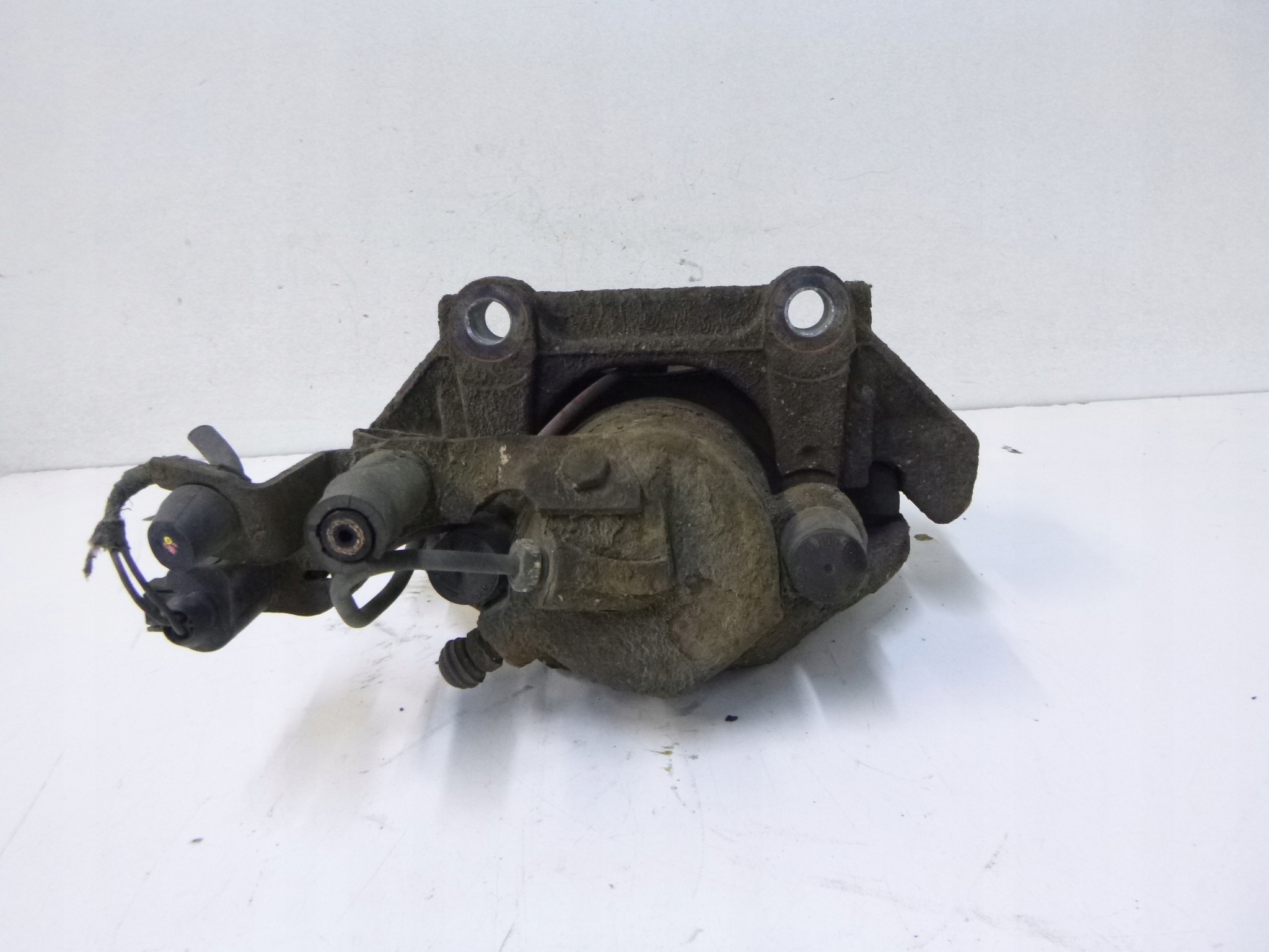 caliper brake front Volkswagen Passat B5 FL 2.0