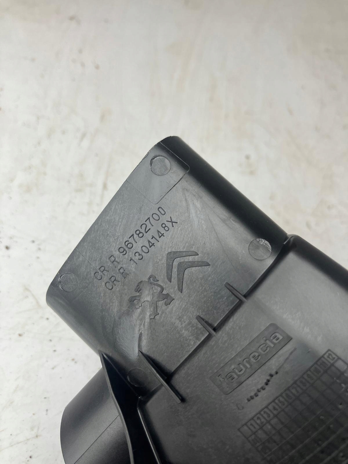 grid air conditioning devices right 96782700 central PEUGEOT 308 T9