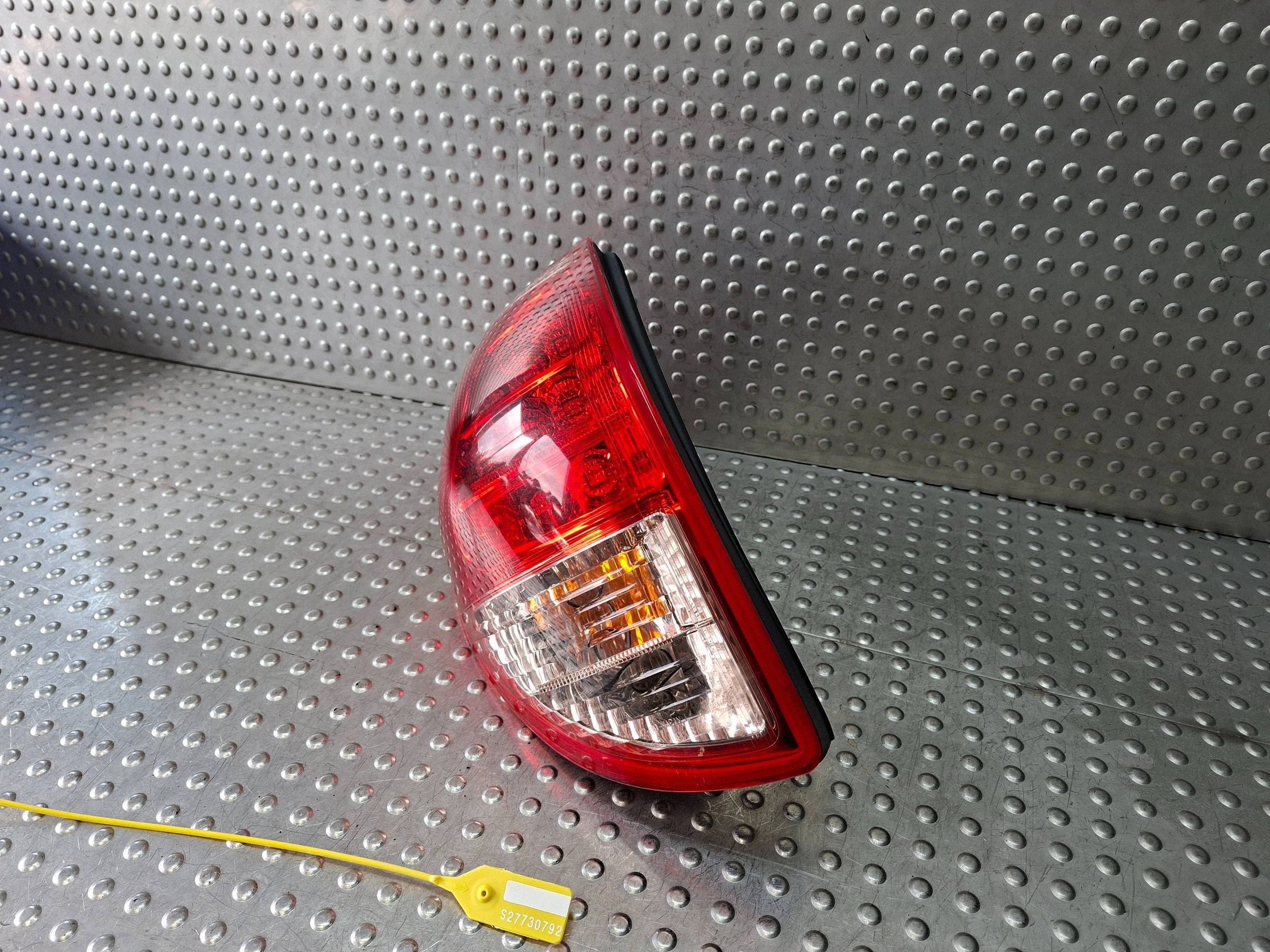 light rear part left TOYOTA RAV4 III 06-09 EU