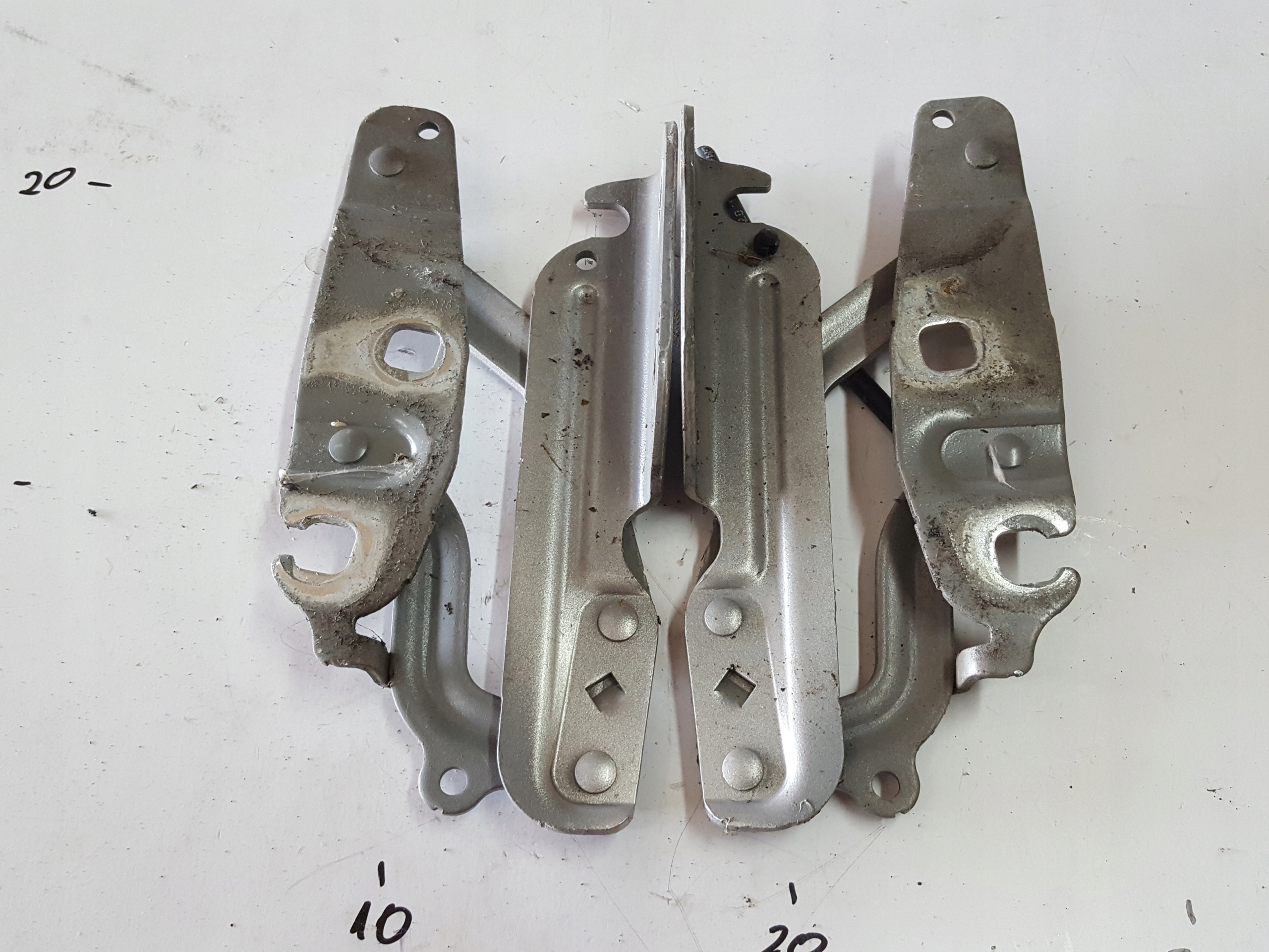 FORD FIESTA MK7 08-12r ZAWIASY MASKI KOMPLET 69