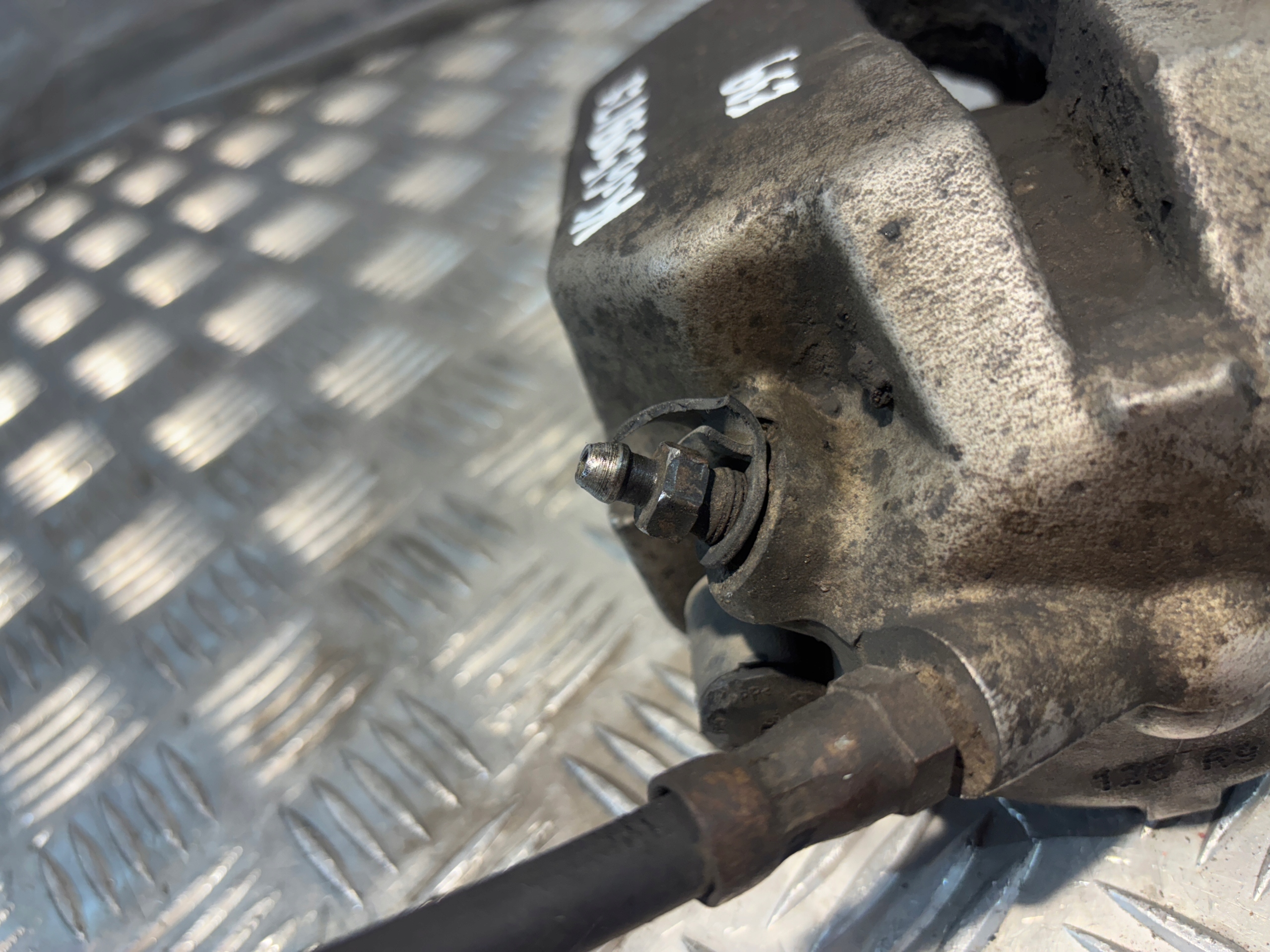 caliper brake right front BMW E39 Tournig 520i