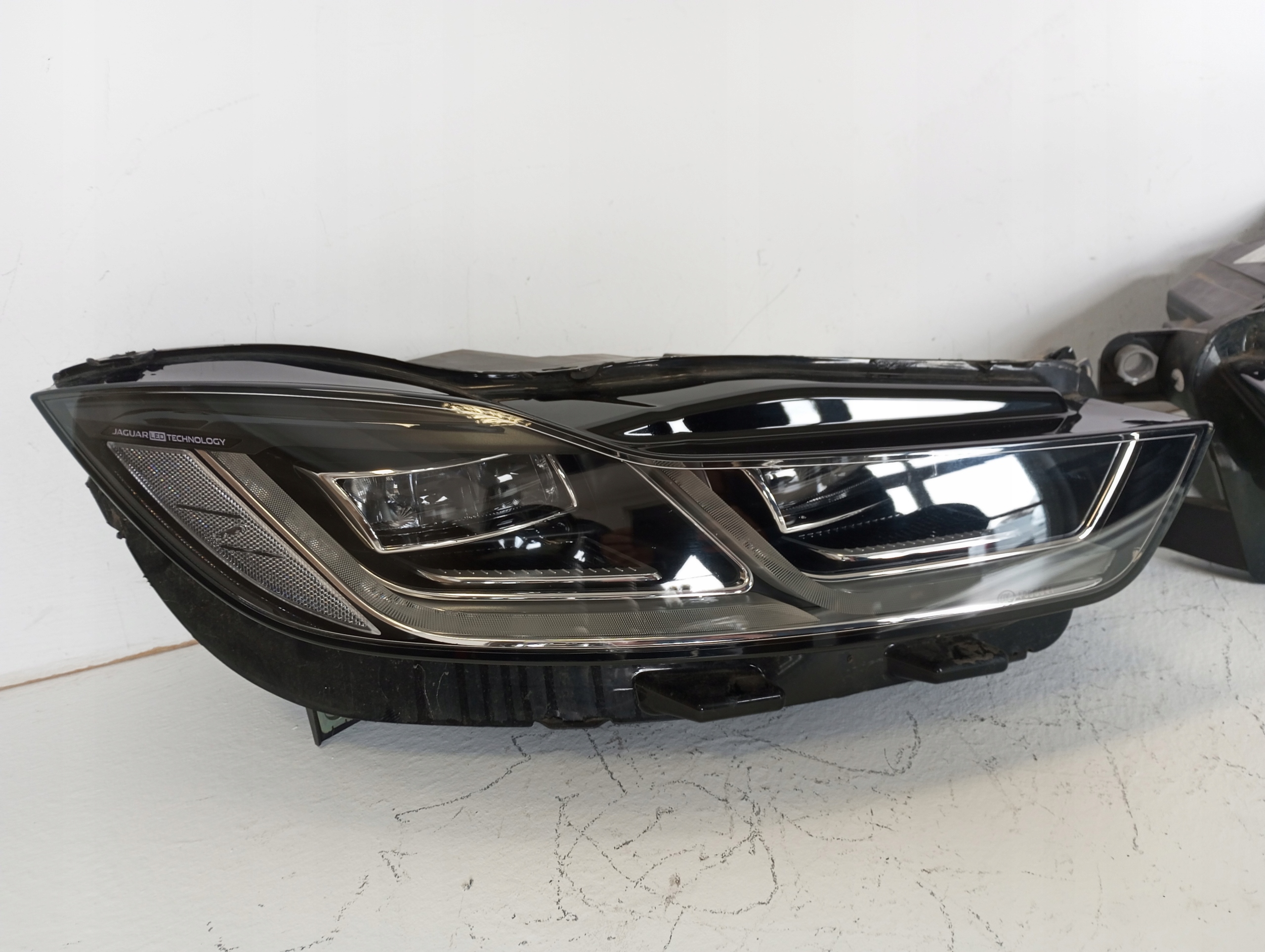 light lights FULL LED left right JAGUAR and PACE J9D3-13W030-HA J9D3-13W029-HA