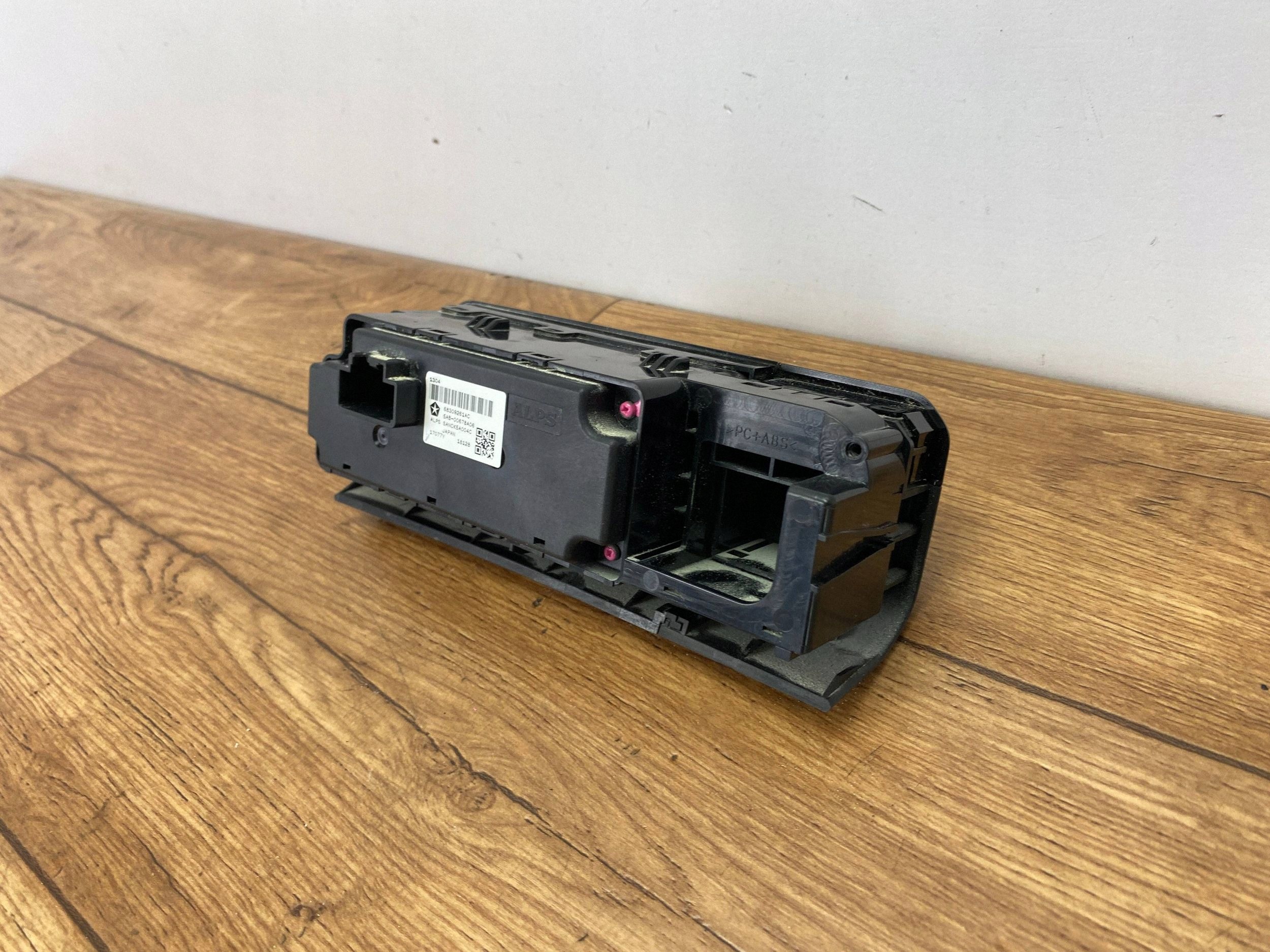 module panel button of control consoles centralnej Ram 1500 DT 2019+