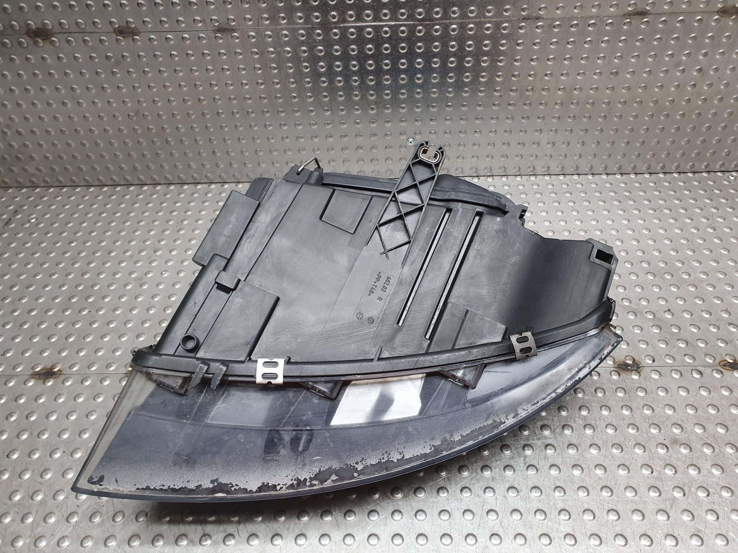 light REFLEKTOR right front 8H0941004A AUDI A4 B6 CABRIO NIE KLEJONA