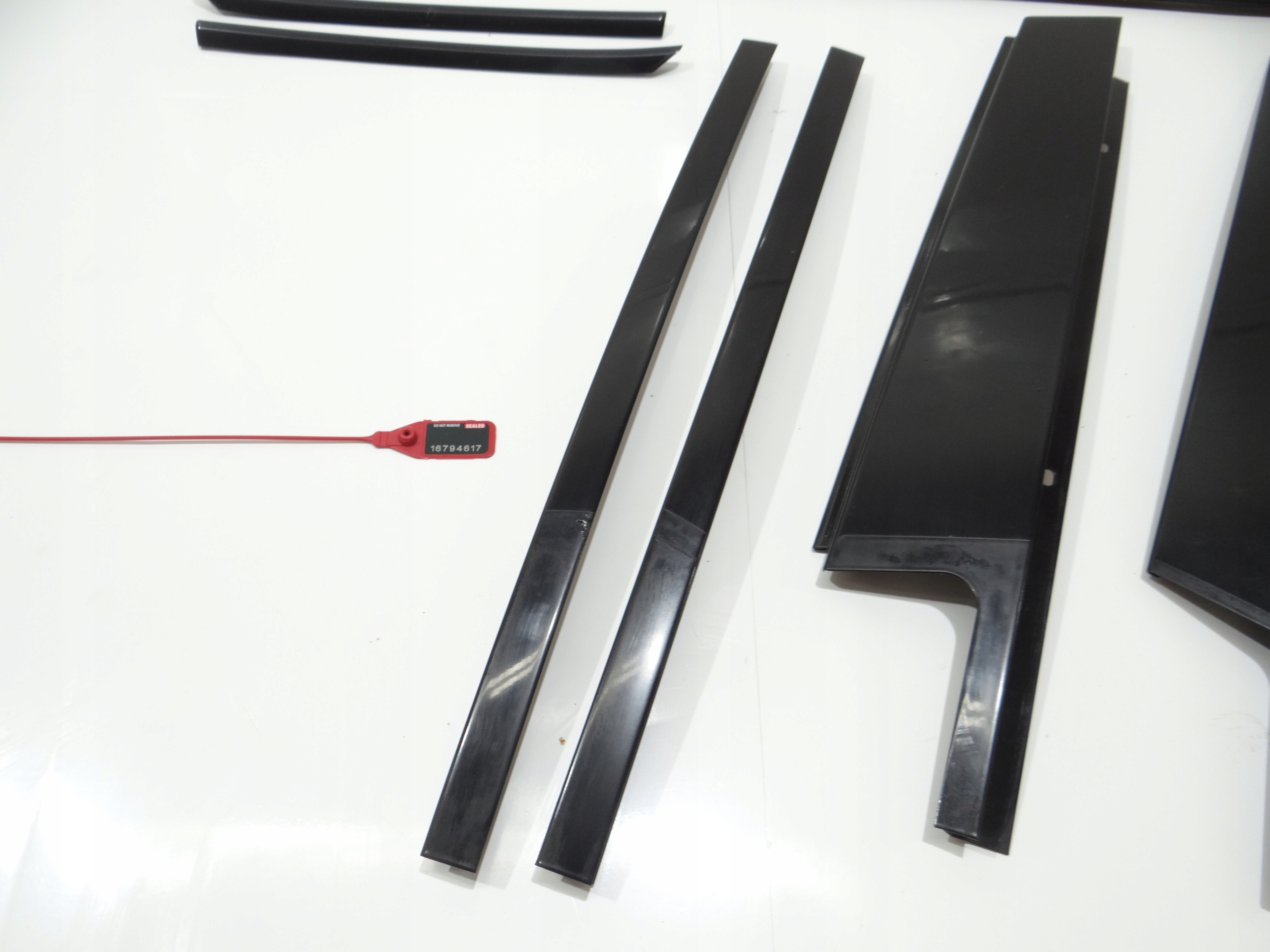 mouldings door SHADOW LINE BMW X1 E84