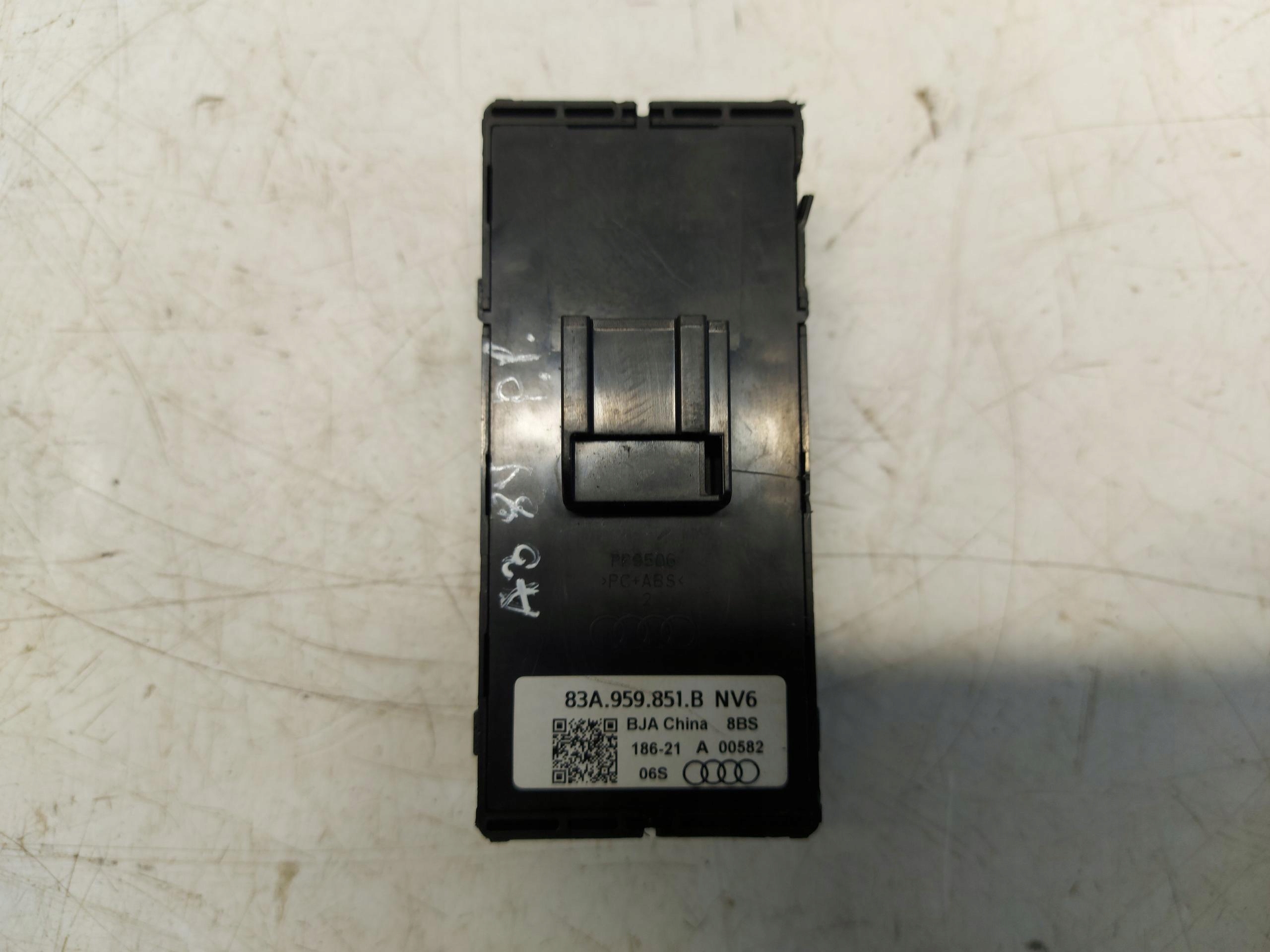 Audi A3 8Y4 HB 5D PANEL window control switch 83A959851B