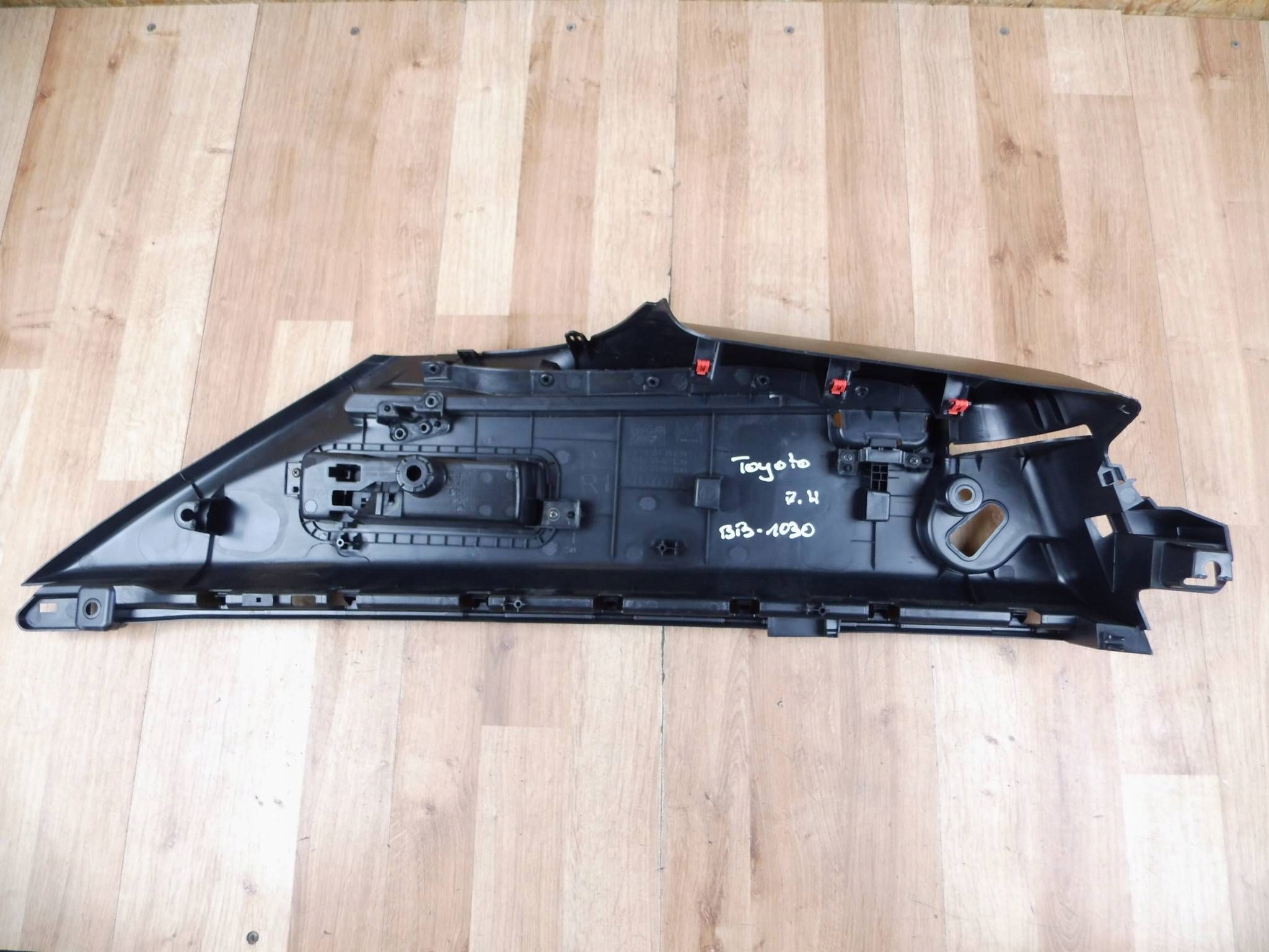 Toyota Corolla E21 upholstery side cover boot right rear part 64733-02120