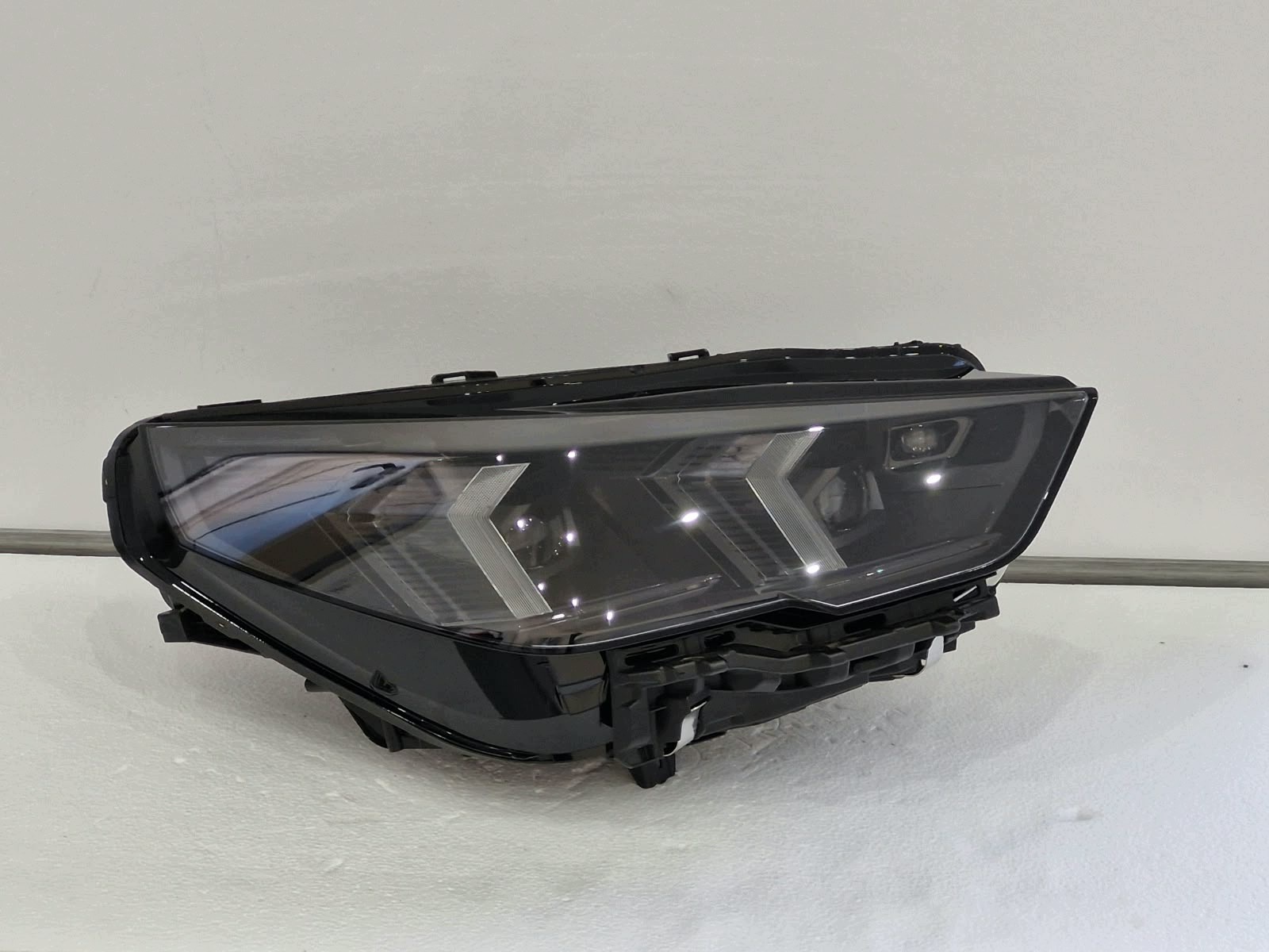 svetlo pravá BMW X2 U10 FULL LED Shadow cierna