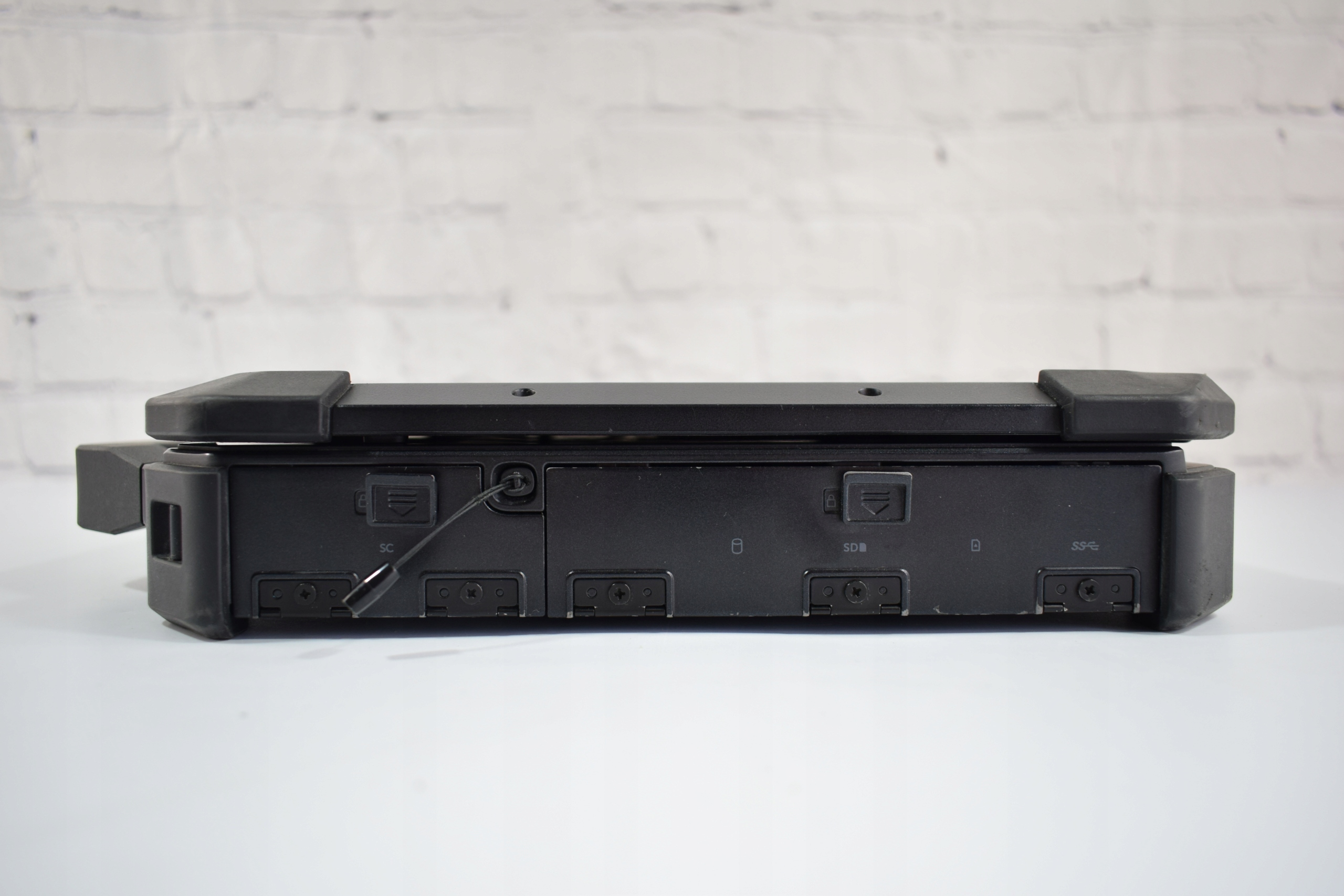 Dell Rugged 7424 TOUCH Intel i7-8650U 16GB|1TB SSD|DVDRW| 1080649 Seria procesora Intel Core i7