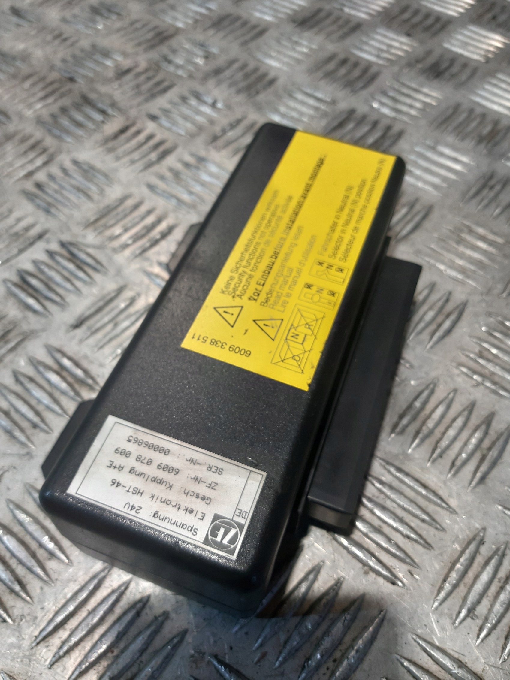 KASETA bedienteil getriebe getriebe ZF 24V 6009078009