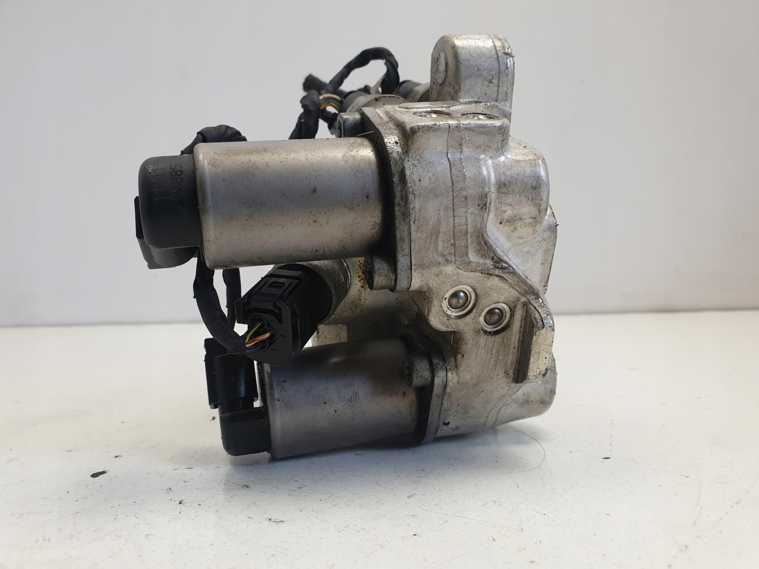 BMW F01 POMPA ZAWIESZENIA HYDAC DYNAMIC 10641010 Car type Passenger cars