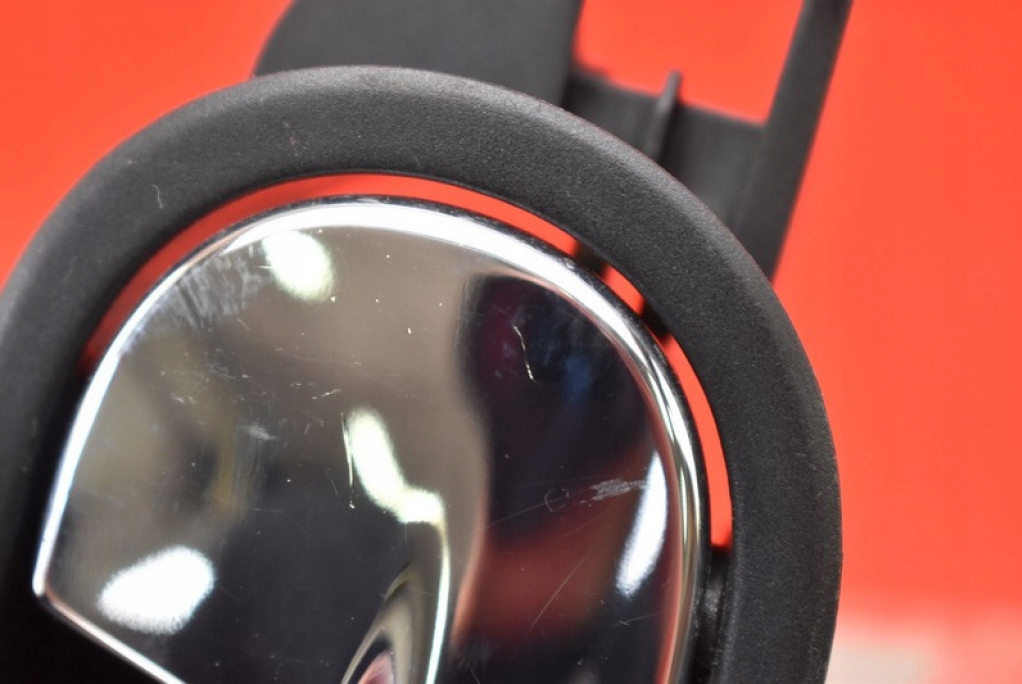 ручка двери внутренняя хром 5M0837114 vw Golf 5 V PLUS 05-14