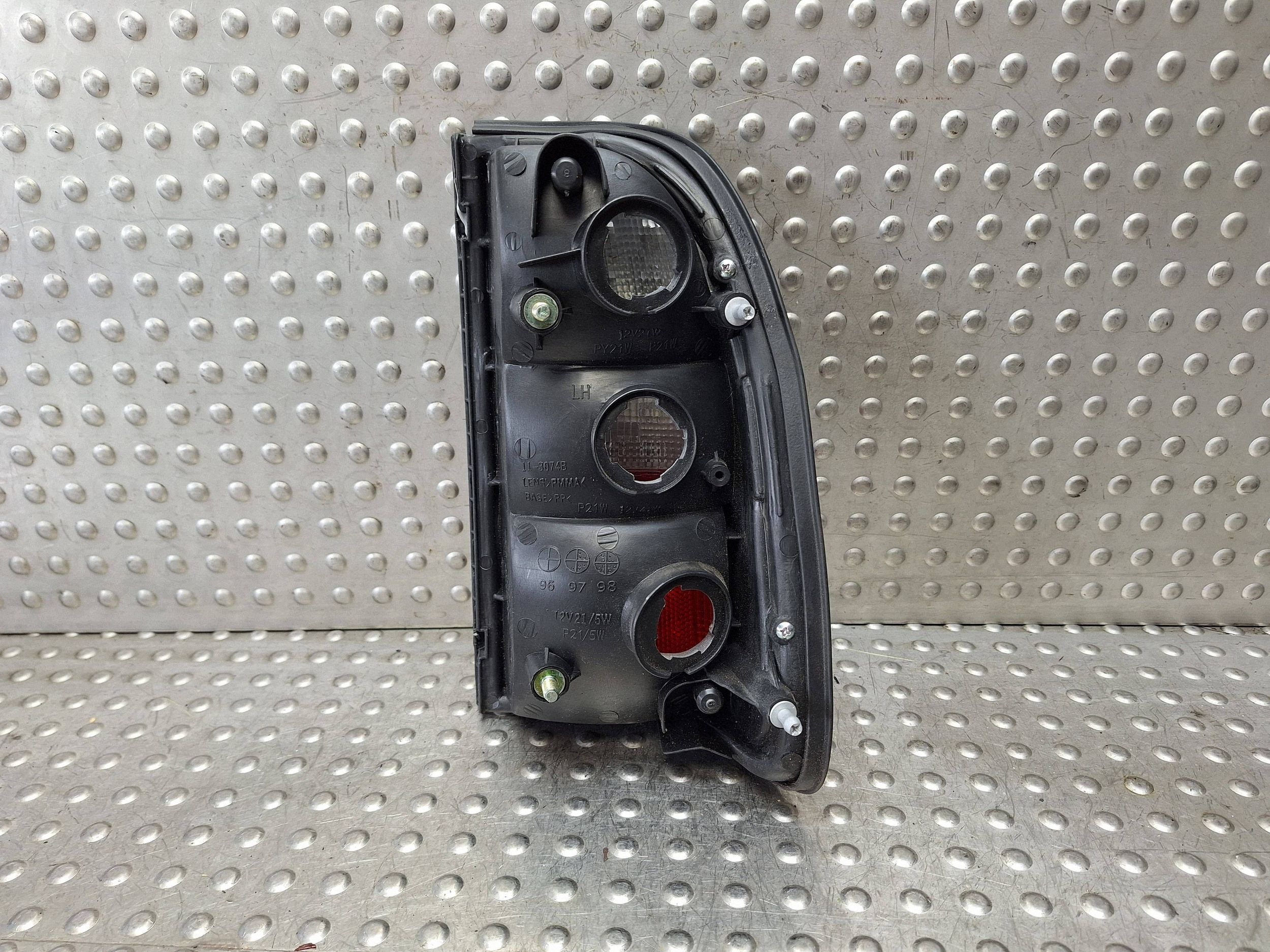 light rear part right MITSUBISHI L200 96-05 TYC