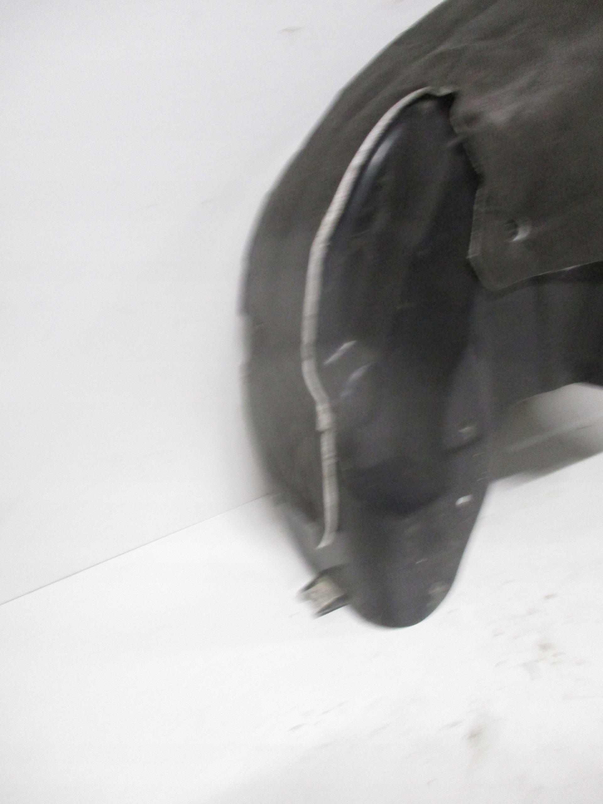 mudguard left rear part rear. JEEP AVENGER 52170949