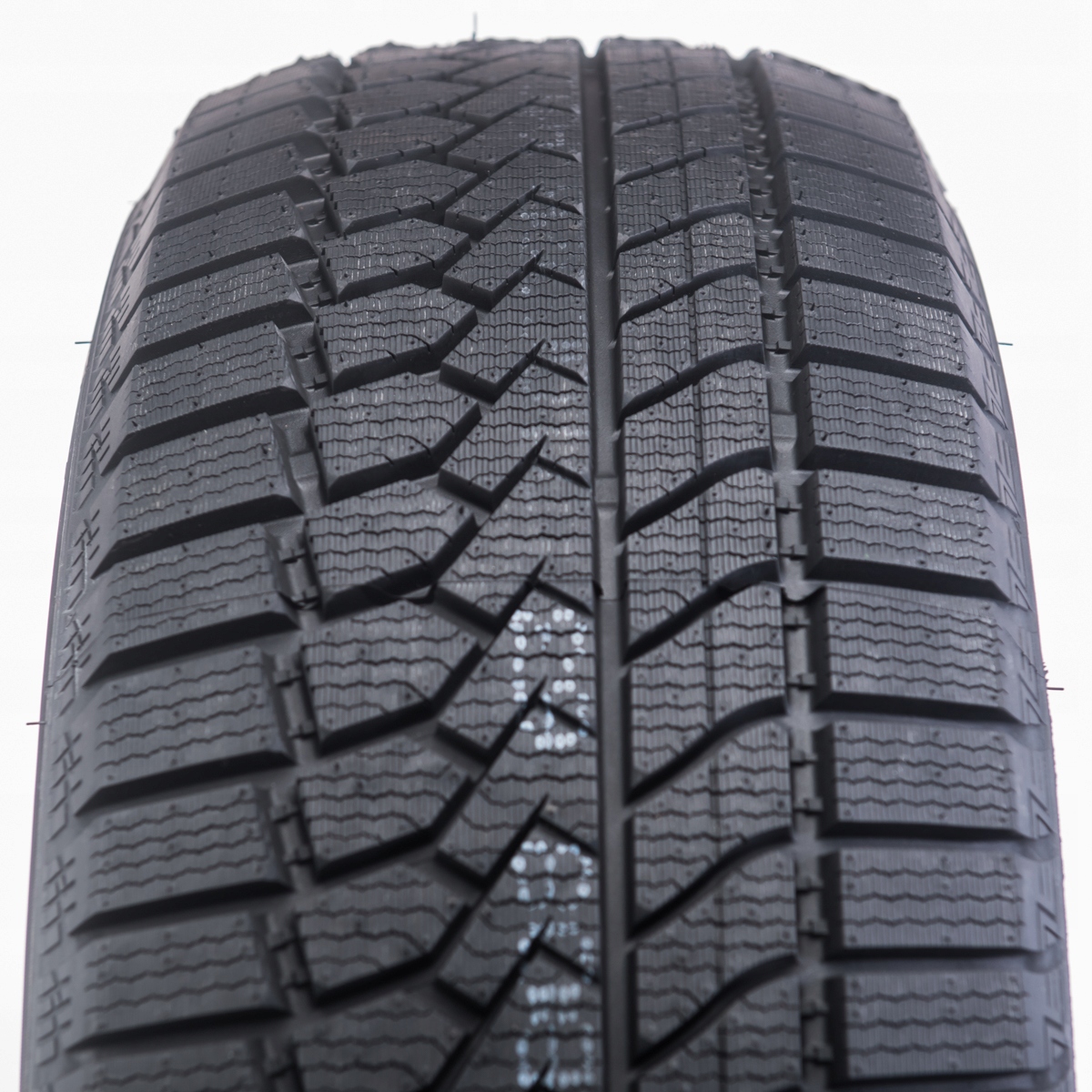 2x OPONY ZIMOWE 225/50R18 Goodride SW628 99H