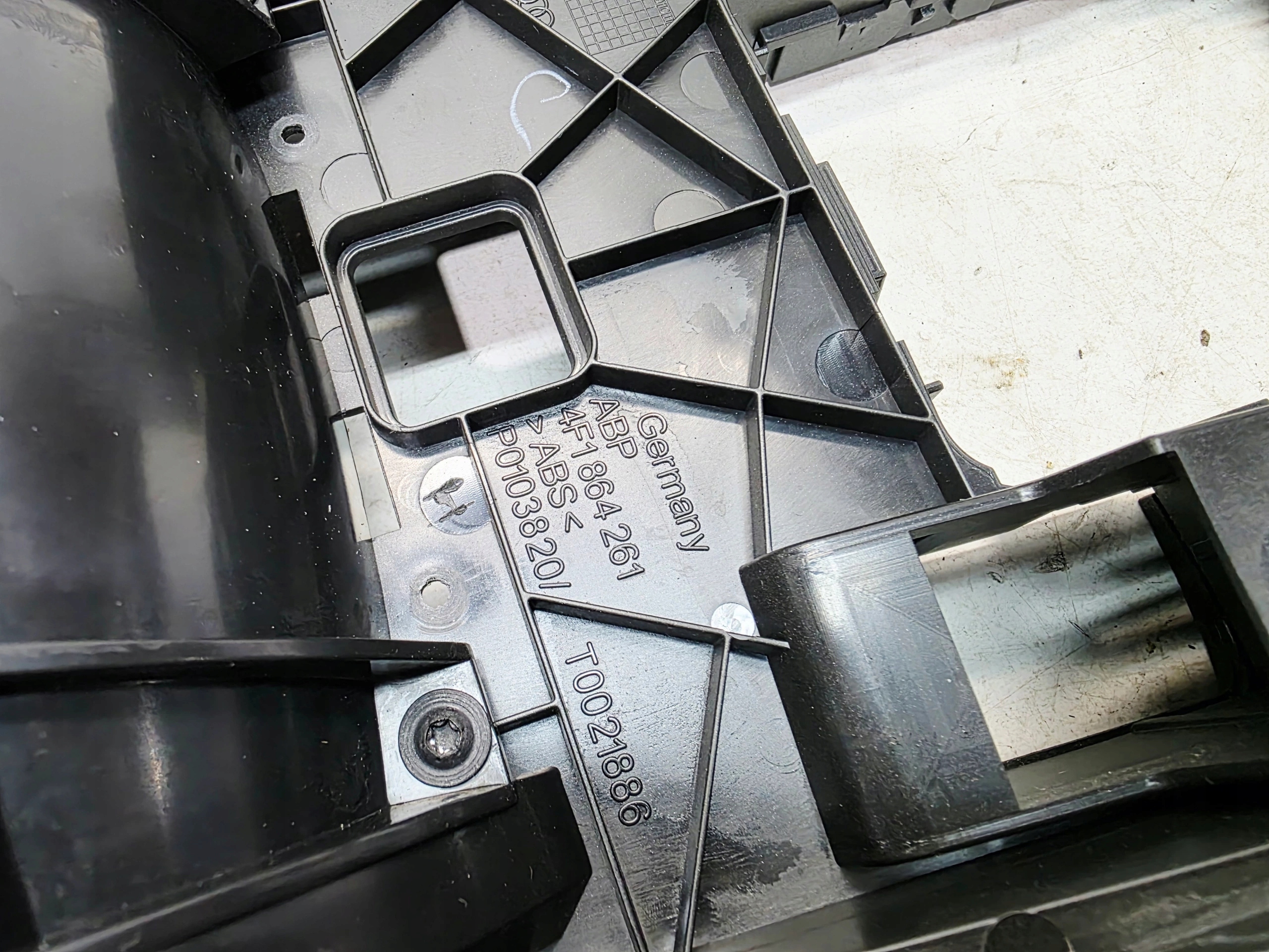 DEKOR TUNELU obal PANELU MMI AUDI A6 C6 4F1864261H