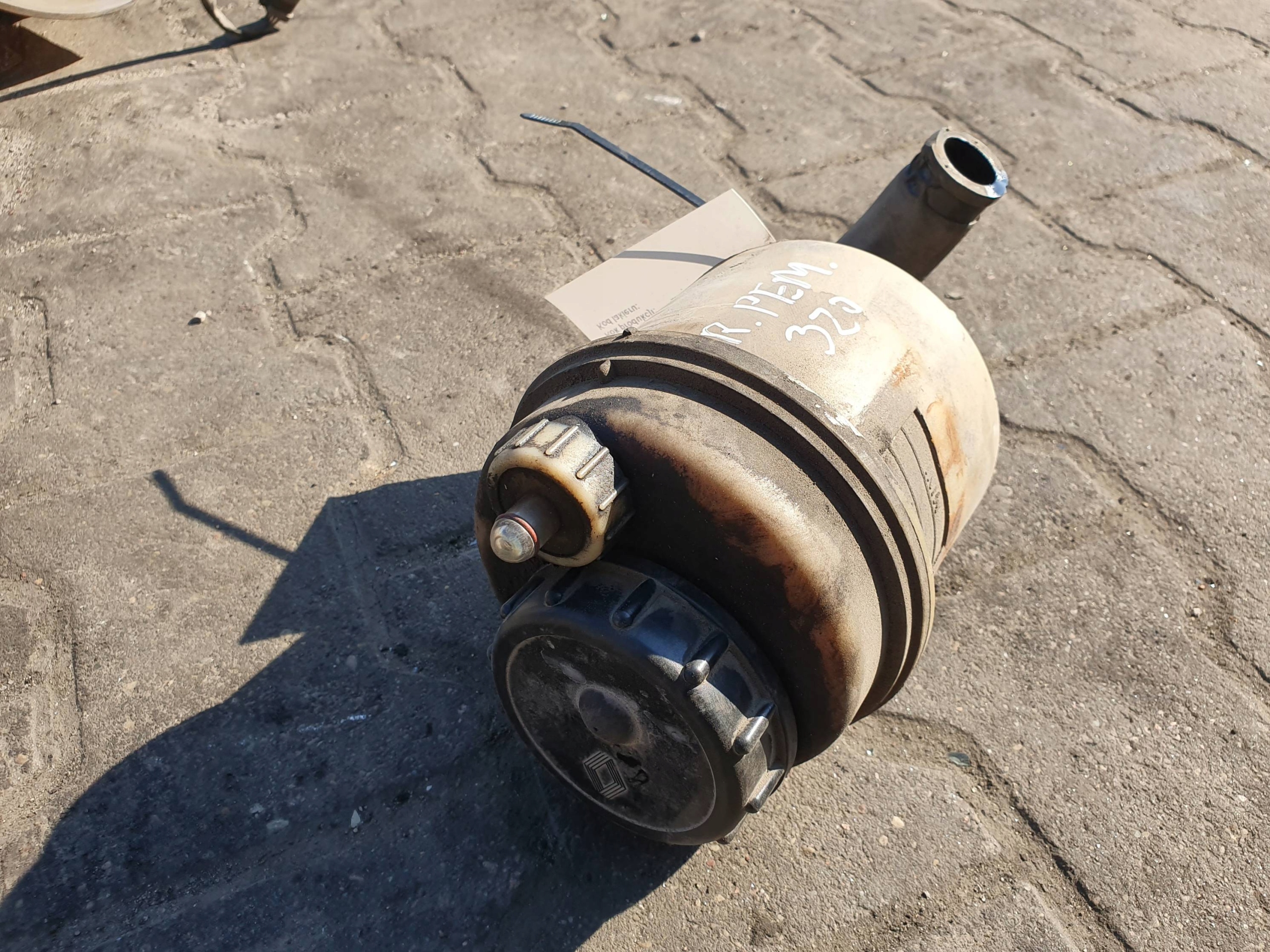 ZBIORNICZEK WSPOMAGANIA RENAULT PREMIUM 320