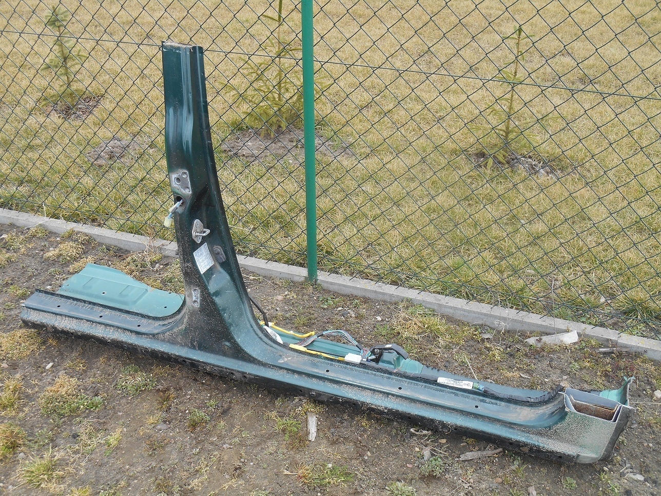 próg + słupek prawy SUZUKI GRAND VITARA XL7