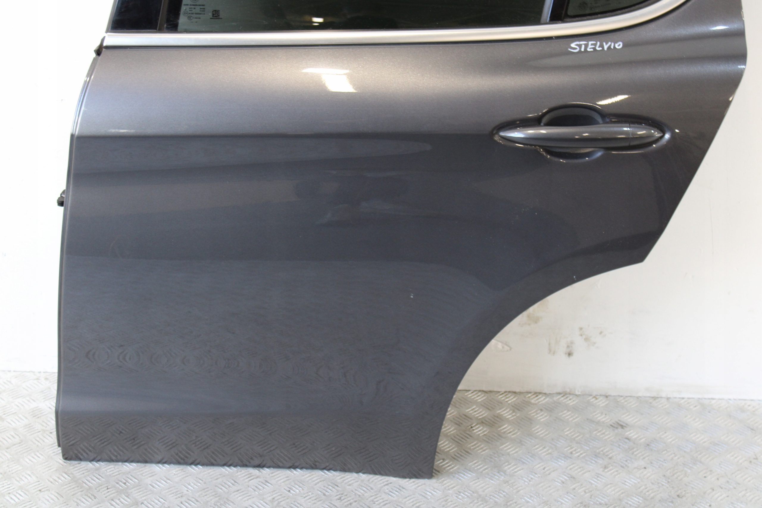 door left rear part left rear. complete ALFA ROMEO STELVIO