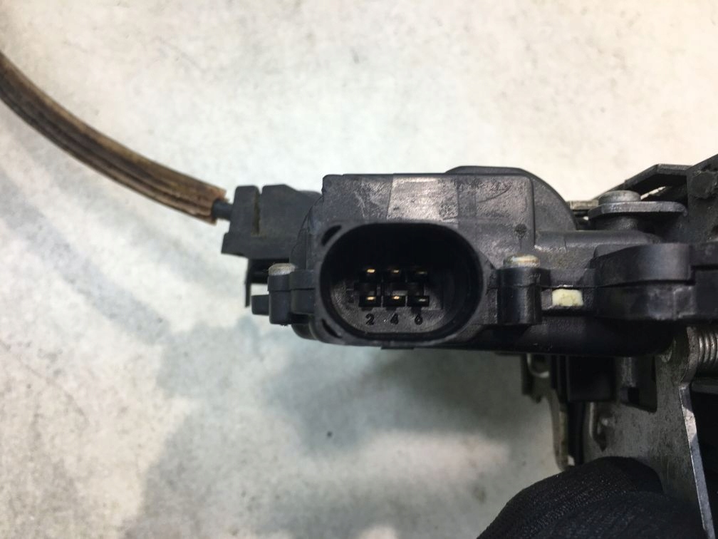 lock door right rear part SEAT LEON and 6 PIN