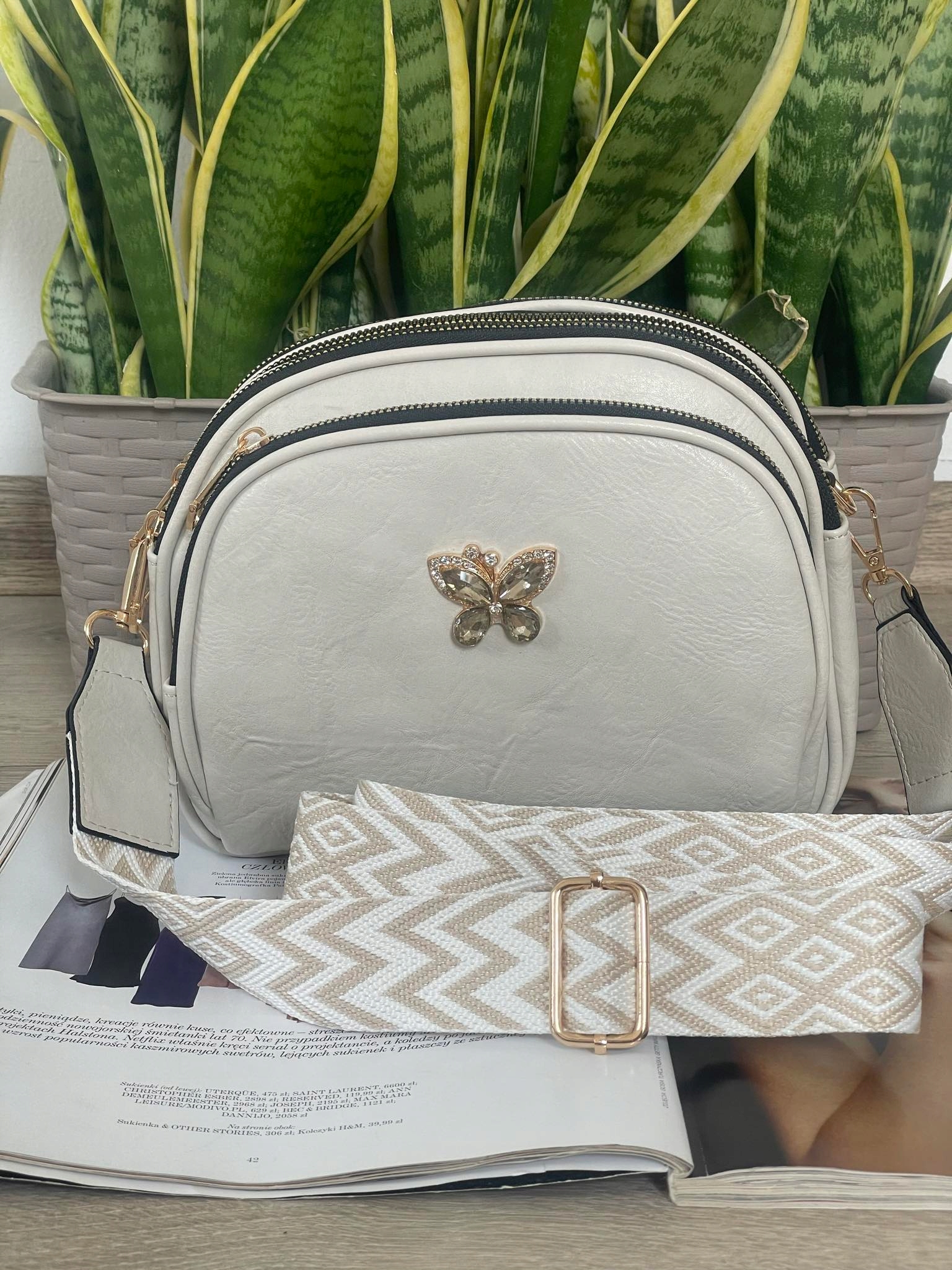 EFEKTOWNA torebka listonoszka 3 komorowa BŁYSZCZĄCY MAOTYLEK jasny beż Styl miejski