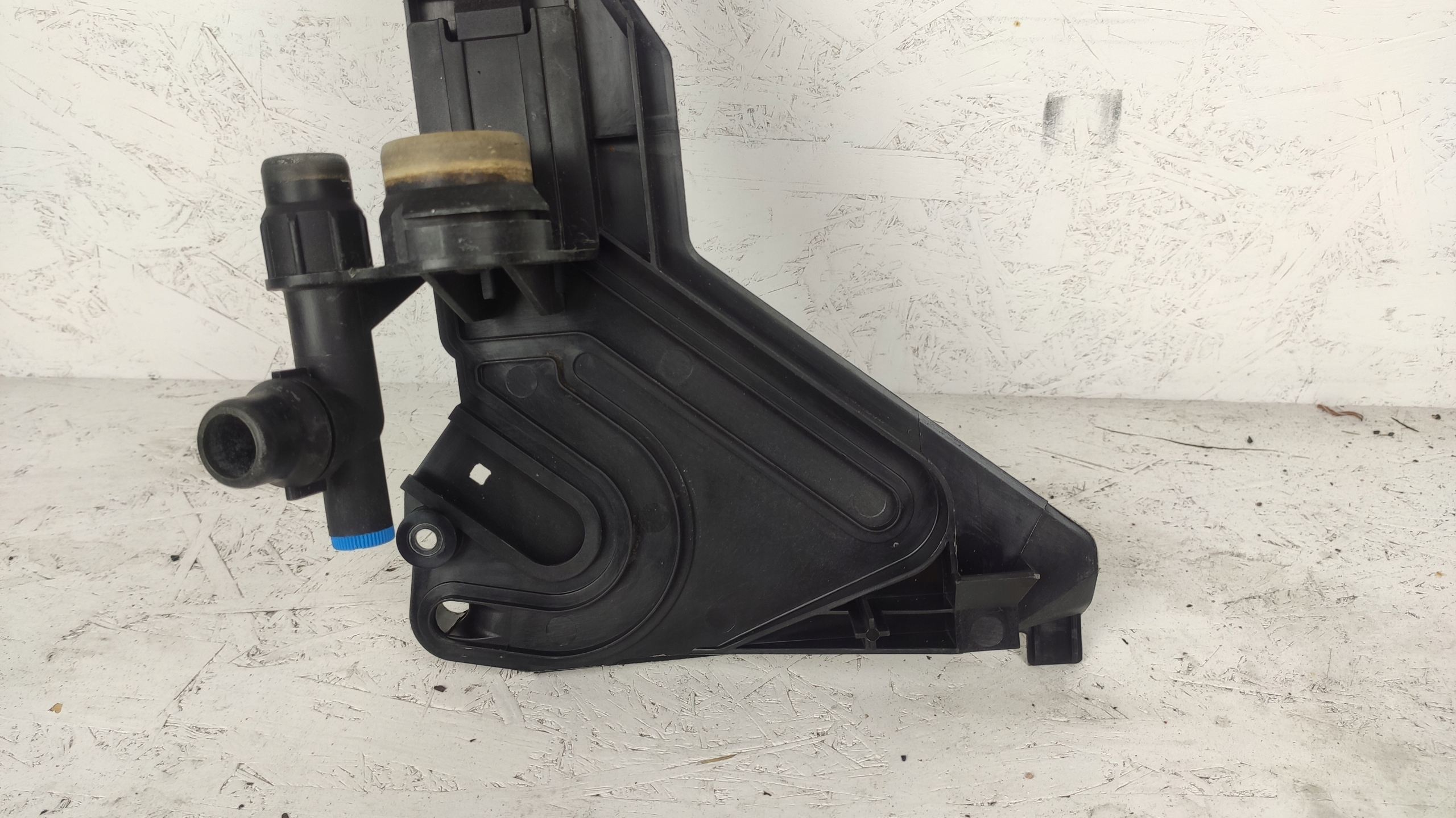 BMW E46 PŁYTA MONTAŻOWA ZBIORNICZKA 1436250 Producent części BMW OE