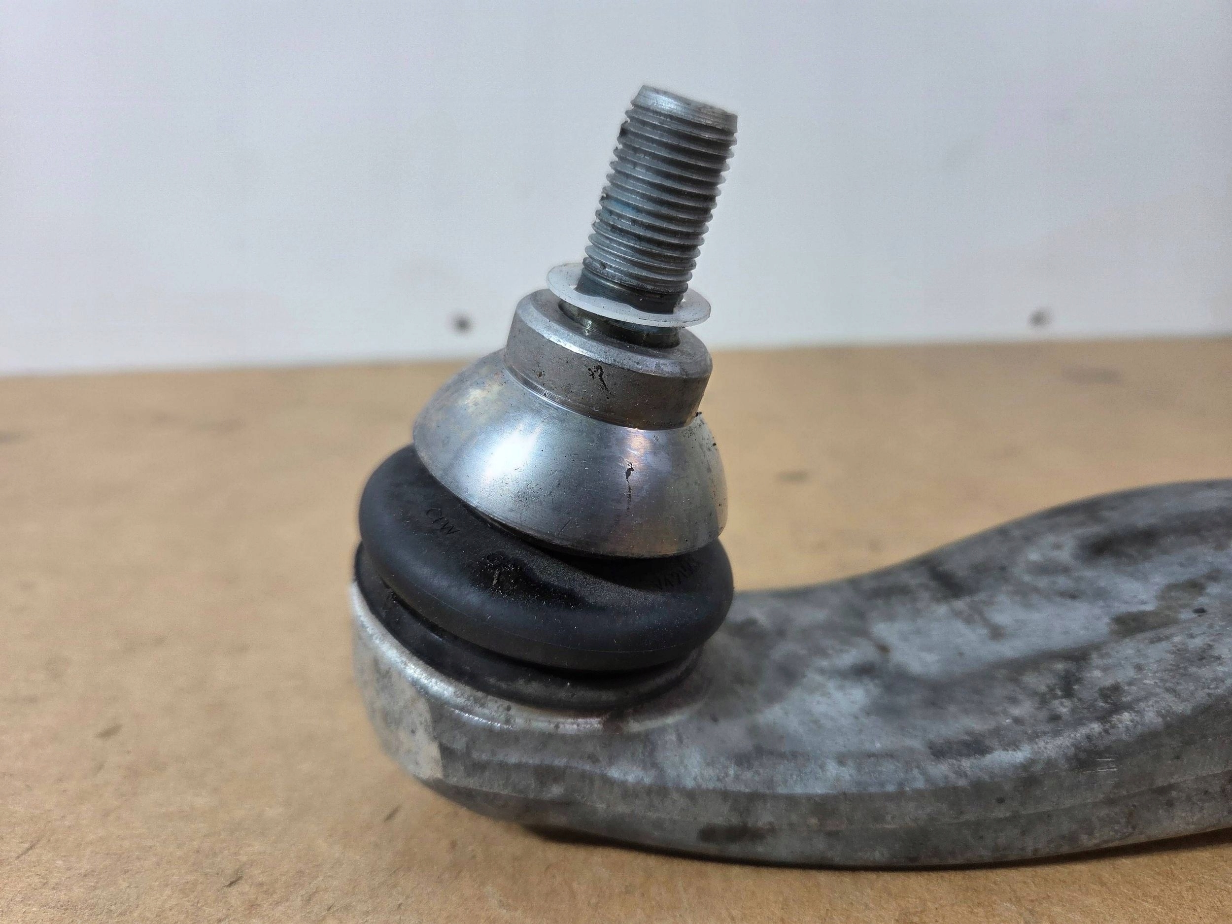 Mercedes-Benz GLA H247 arm front left 2473330300 (Q817)