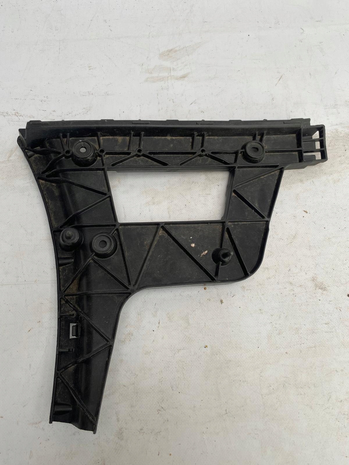 AUDI A4 B8 8K9 AVANT bumper bracket rear part right
