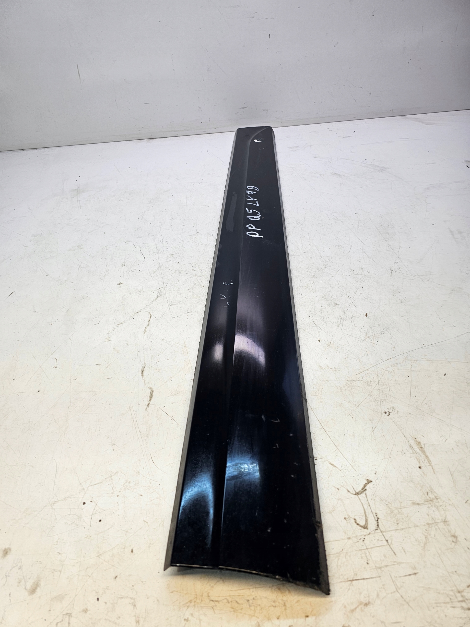 moulding door right front AUDI Q5 8R 8R0853960E LY9B