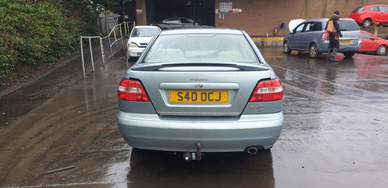 Moulage du capot Volvo S40 facelift 2004 613890