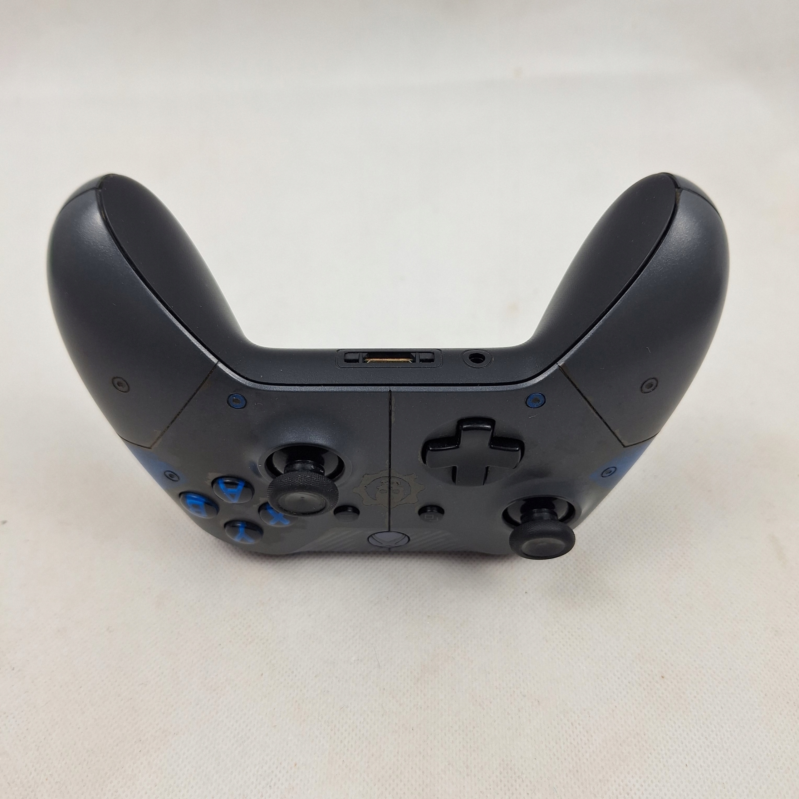 ORYGINALNY BEZPRZEWODOWY PAD XBOX ONE SERIES PC GEARS OF WAR 4 FENIX SUPER! Złącza microUSB mini jack 3.5 (audio)