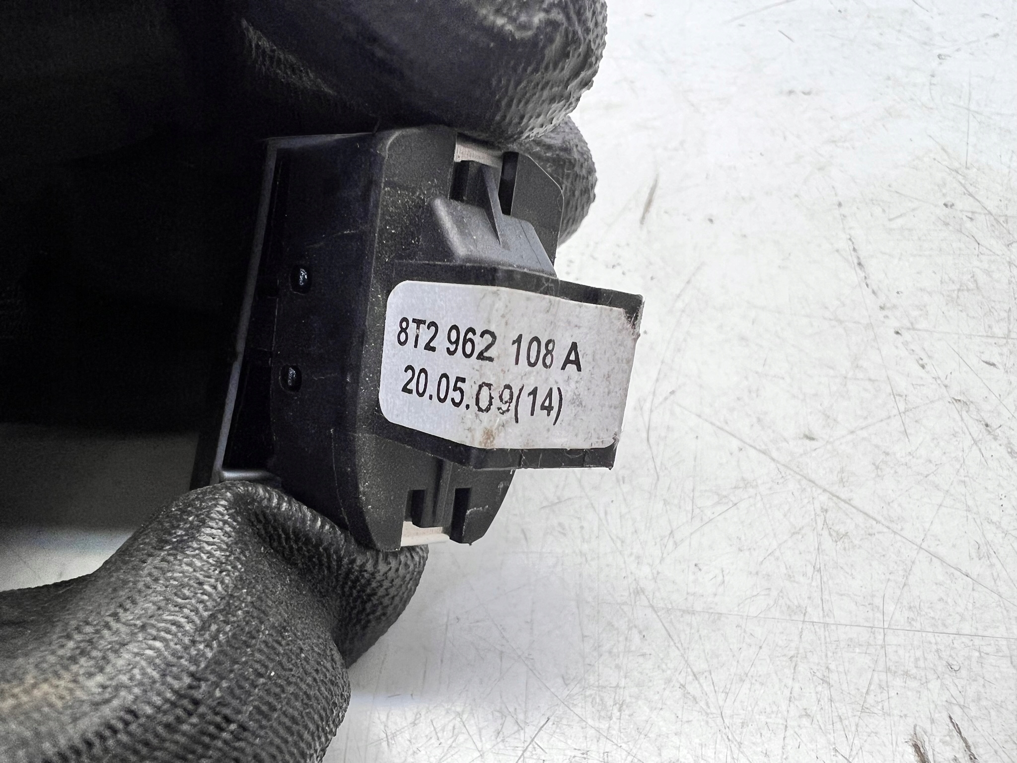 switch GUZIK BLOKADY door right AUDI A5 8T 8T2962108A
