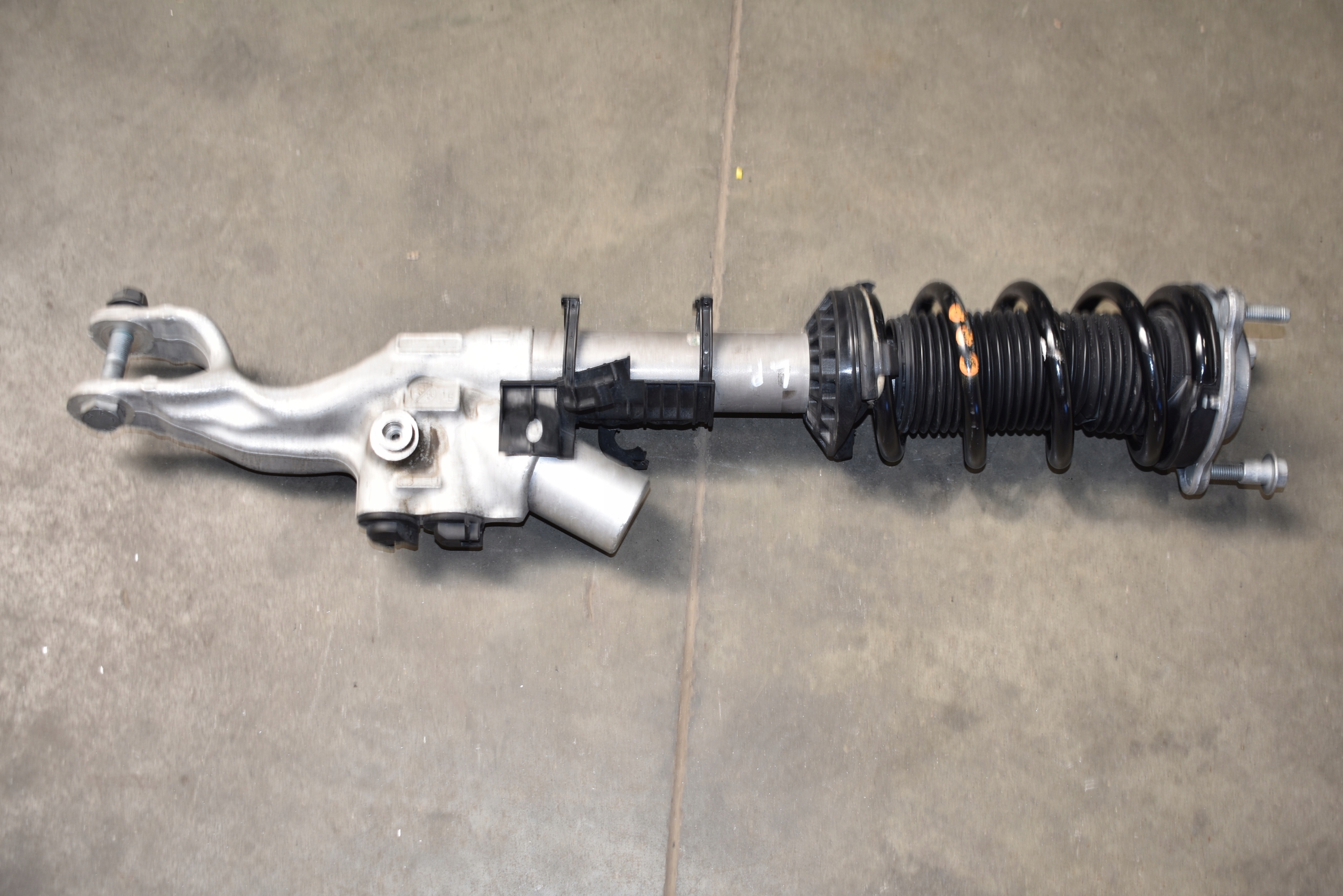 IDEALNY shock absorber front front left MERCEDES W206 C63 AMG 1
