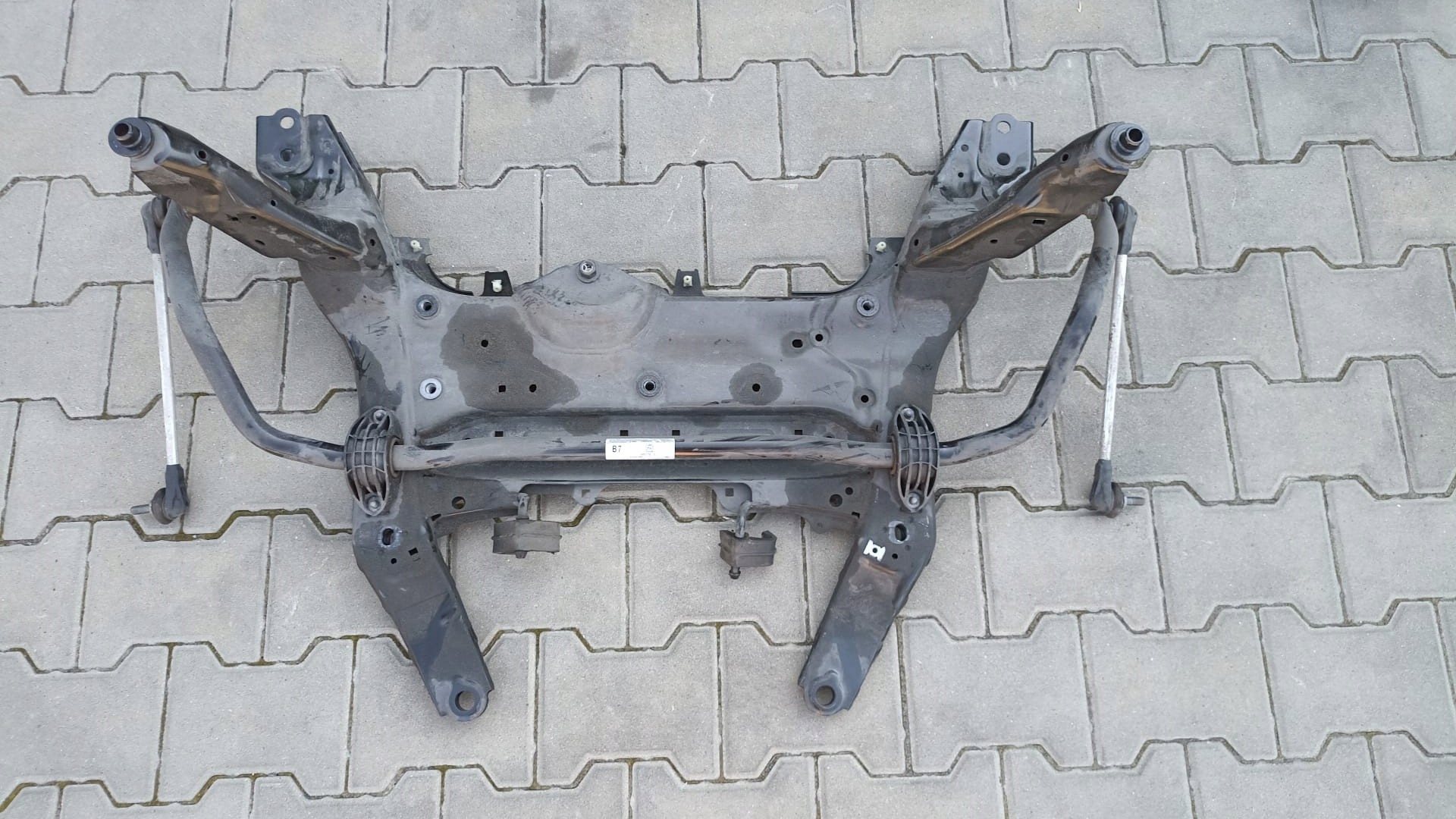 BMW X1 U11 sider SANK front STABILIZATOR 8836336