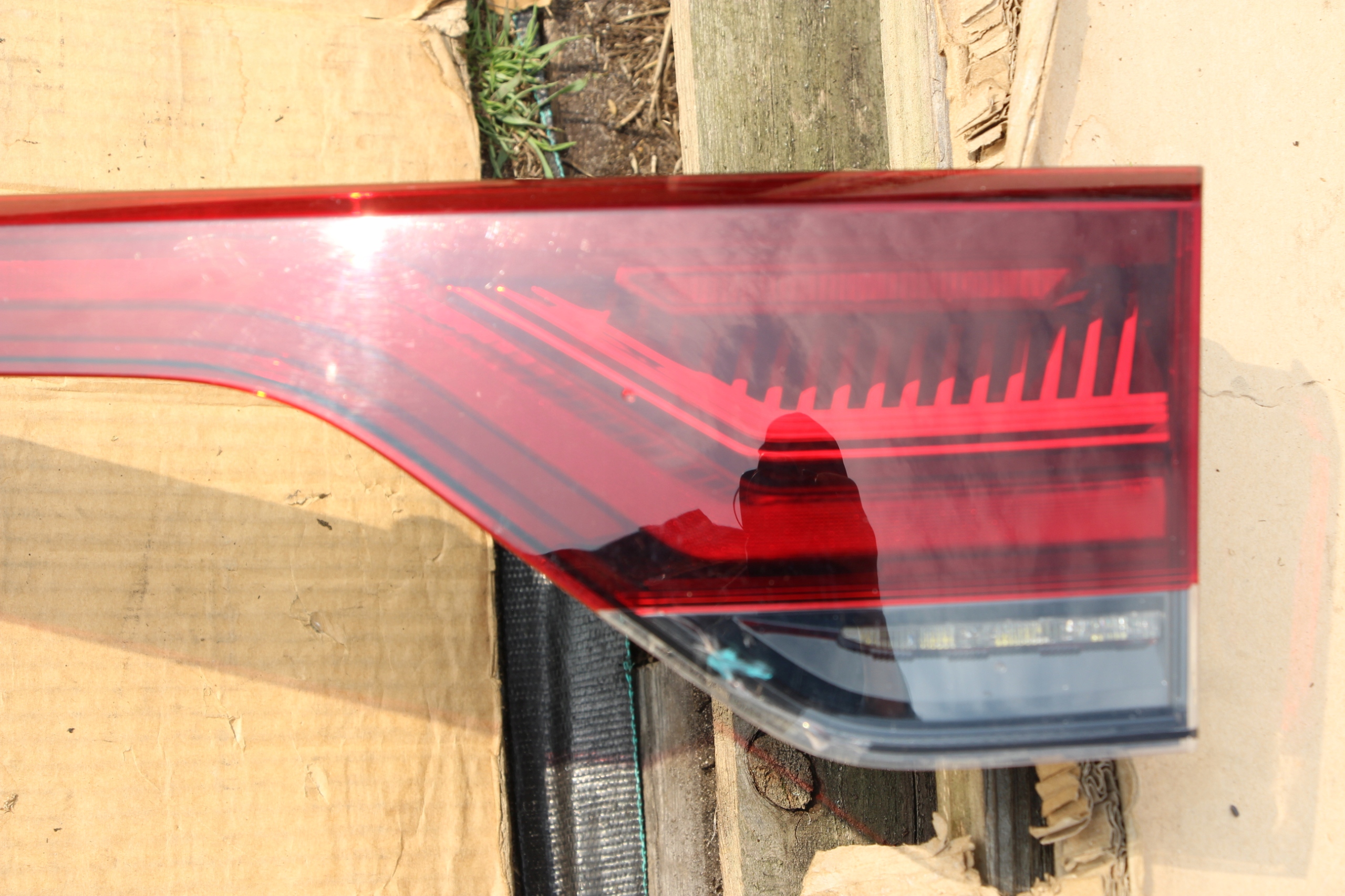 RENAULT MEGANE IV LIFT KOMBI 2020- LAMPA tył TYLNA PRAWA W KLAPĘ LED Typ samochodu Samochody osobowe