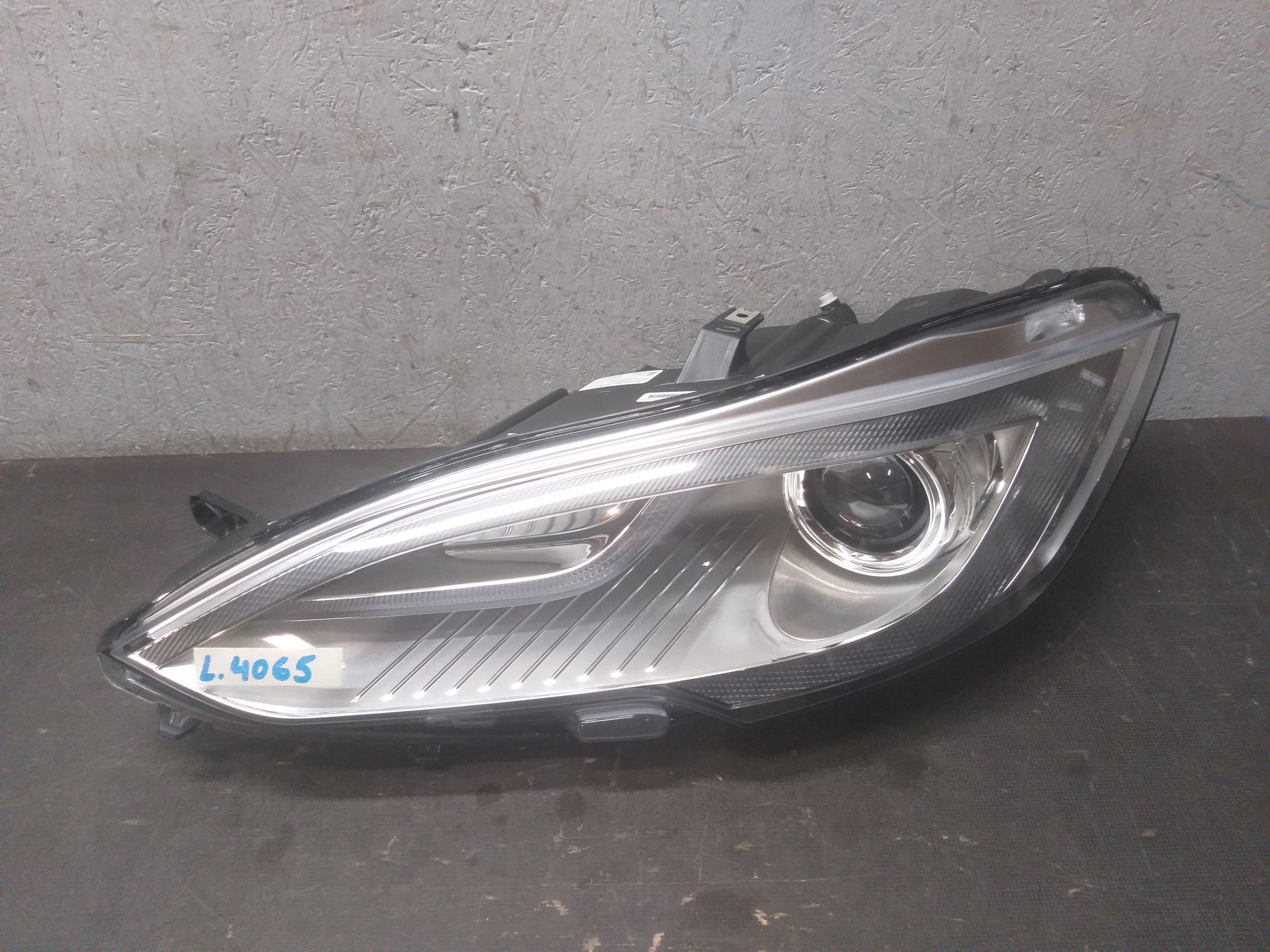 light front left TESLA S XENON 1012224-00-C