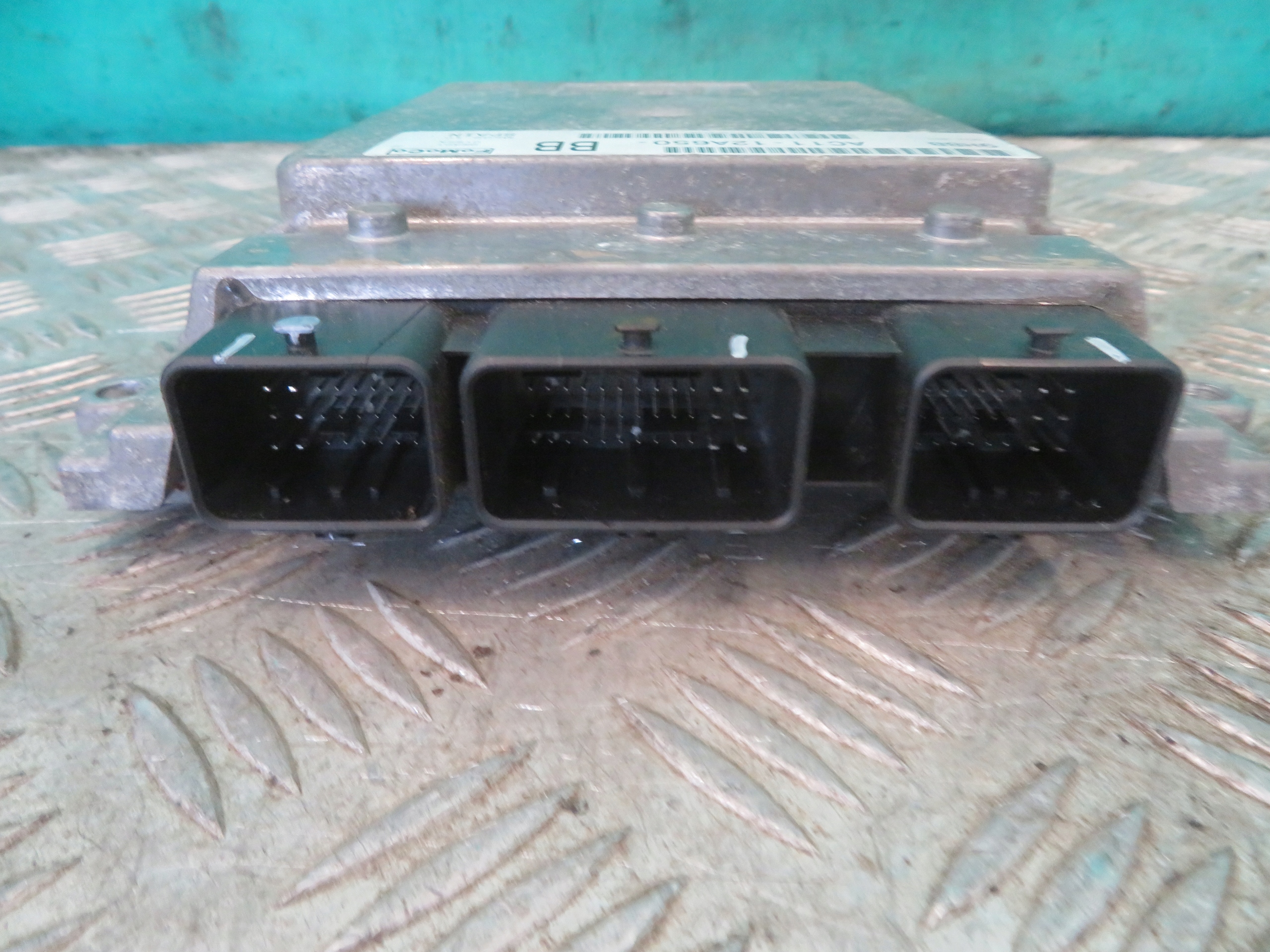 control unit of the engine FORD TRANSIT MK7 11R AC11-12A650-BB