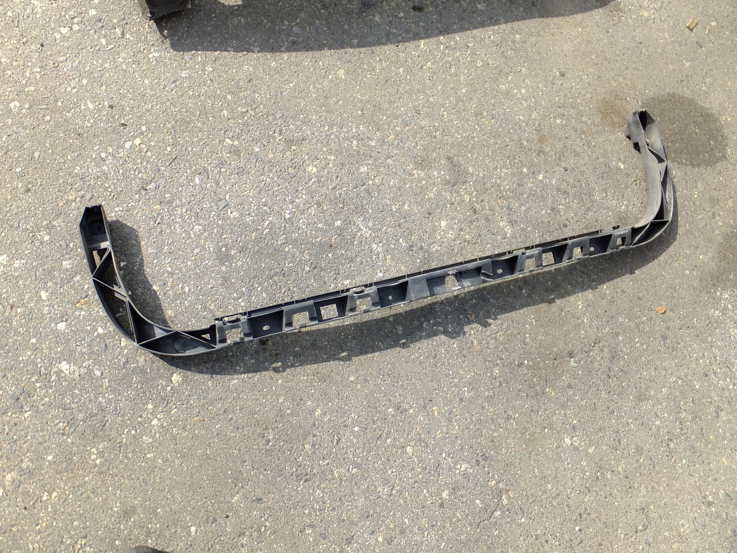 bumper bracket rear part vw passat b6 kombi 3C9807863