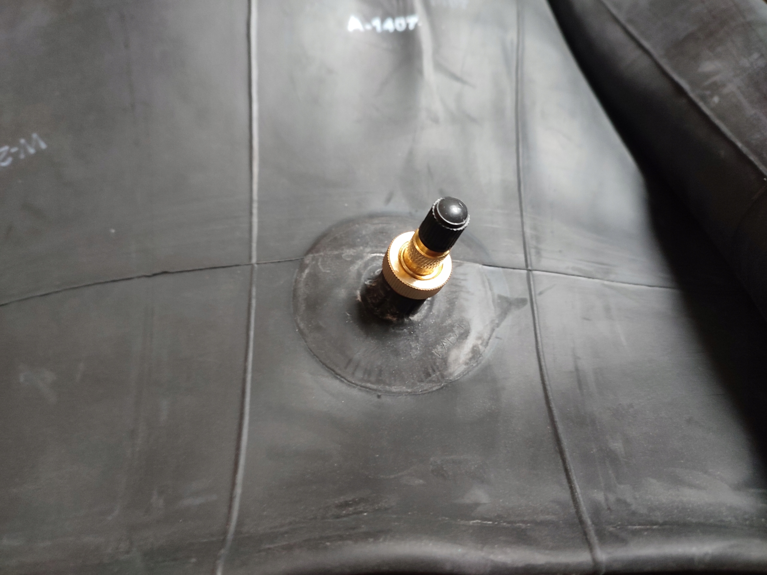 DETKA 16 9 18 4 30 TR218A